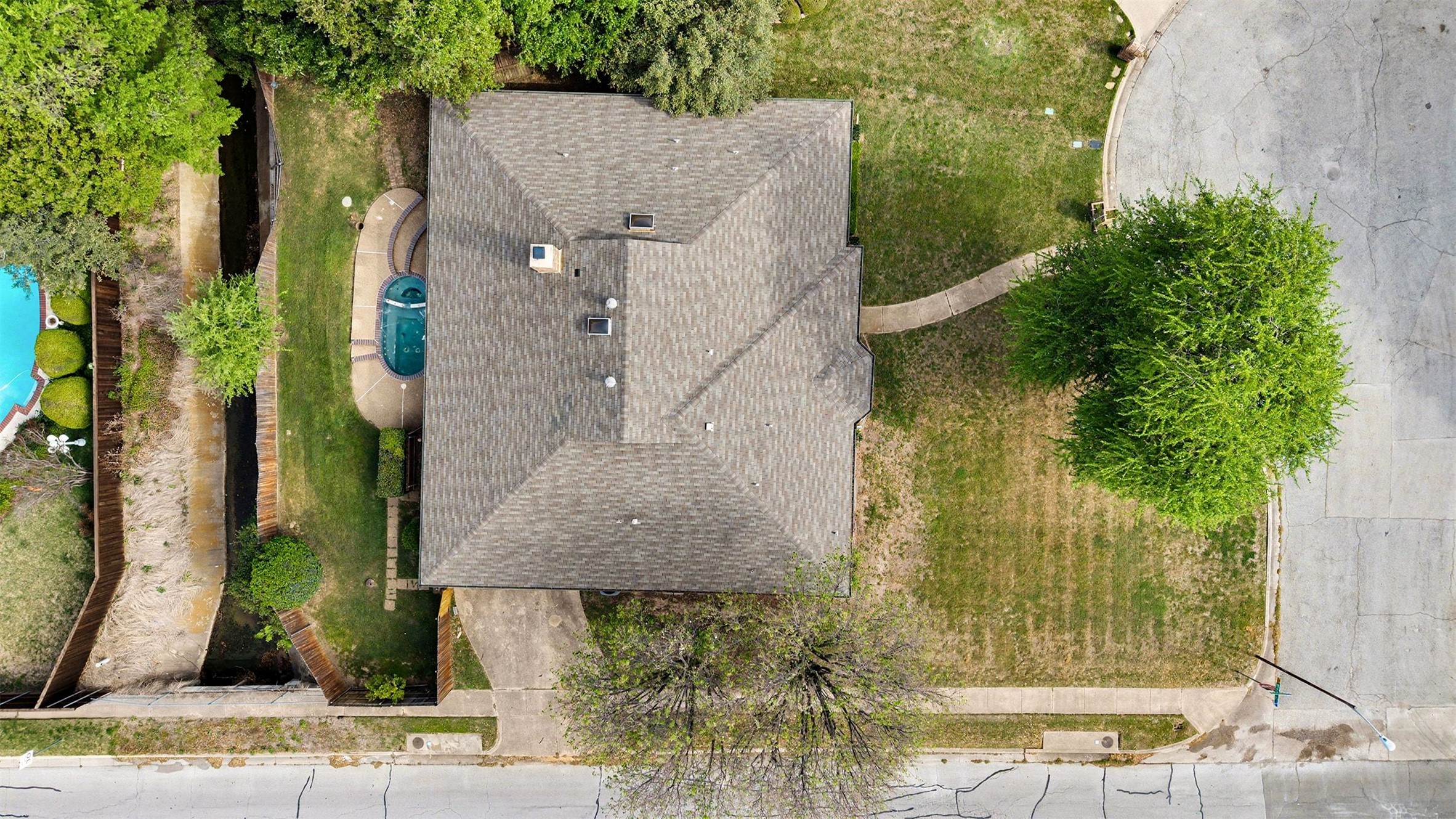 7401 Windcrest Court N North Richland Hills TX 76182