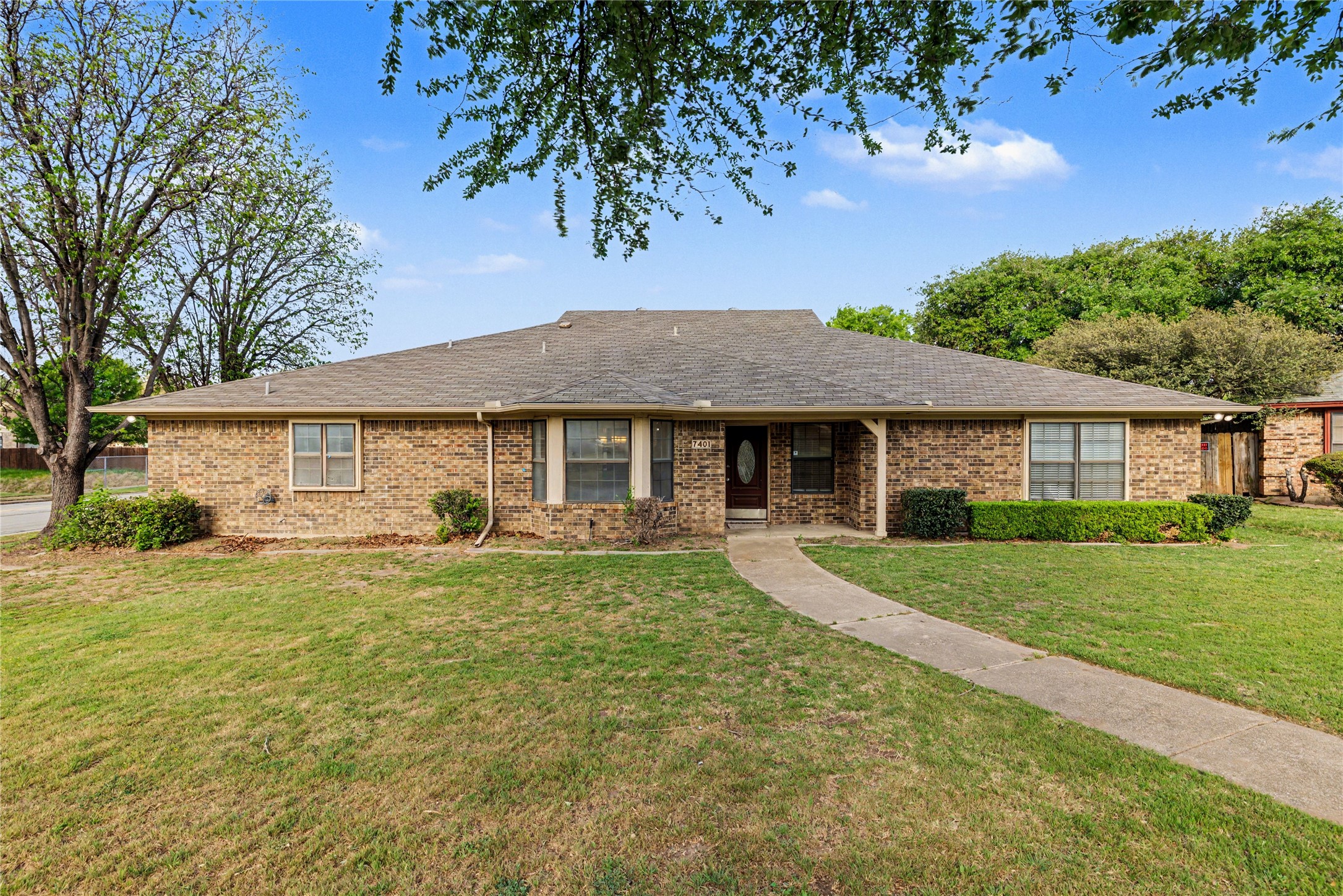 7401 Windcrest Court N North Richland Hills TX 76182