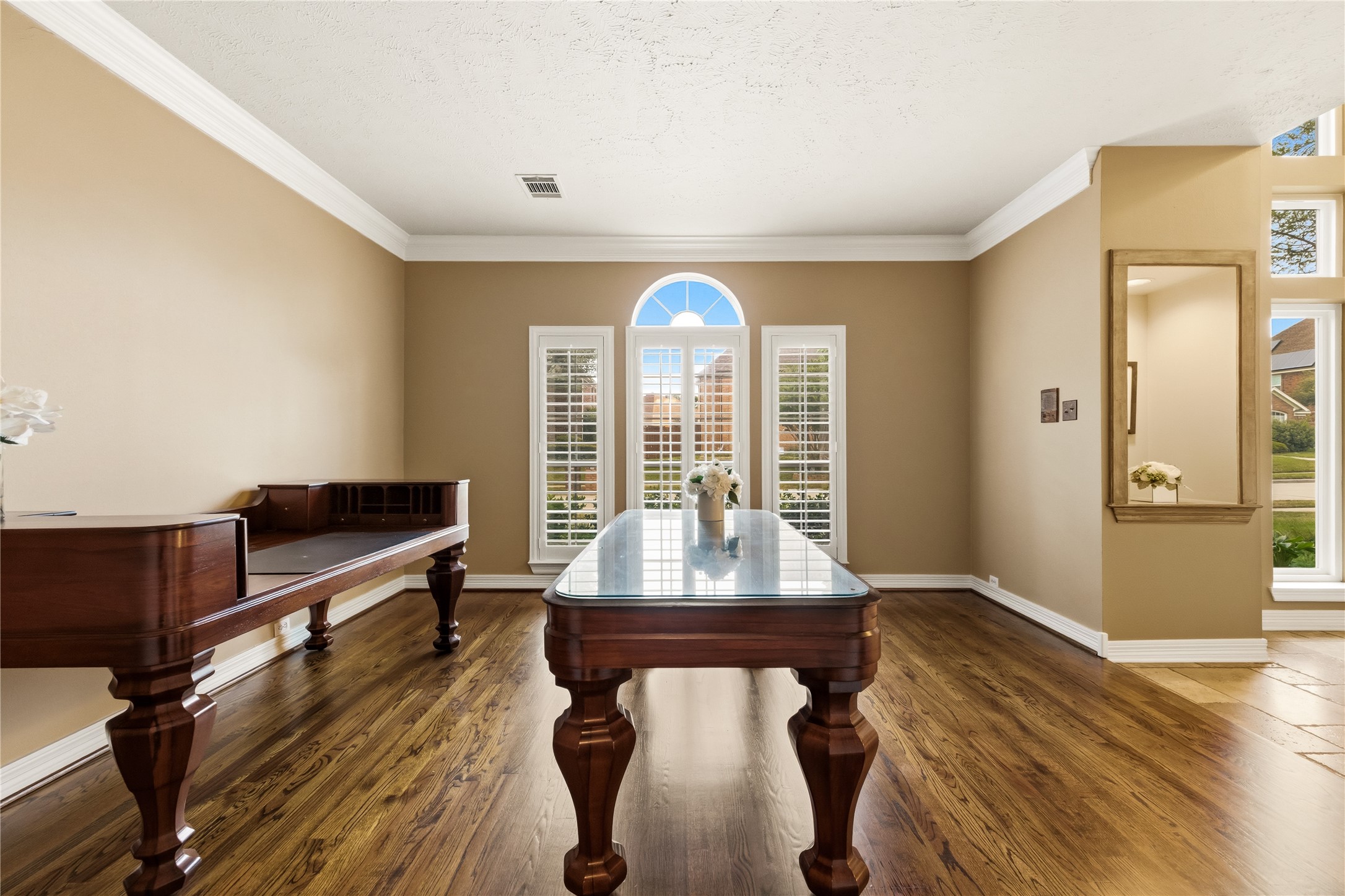 1112 Lakestream Drive Plano TX 75075