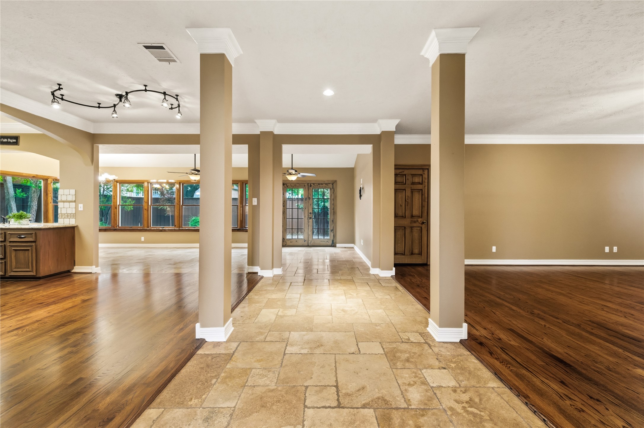 1112 Lakestream Drive Plano TX 75075