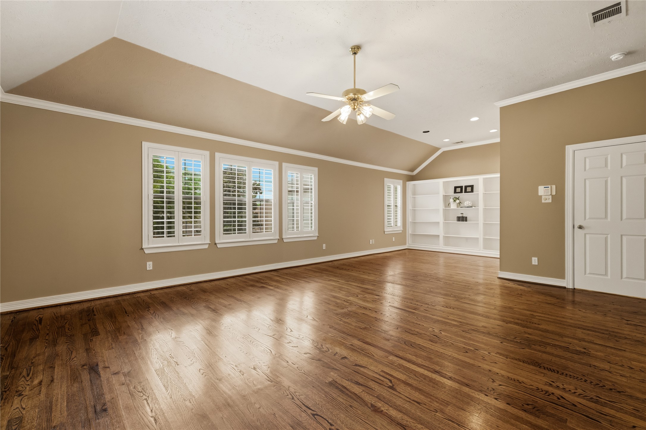 1112 Lakestream Drive Plano TX 75075