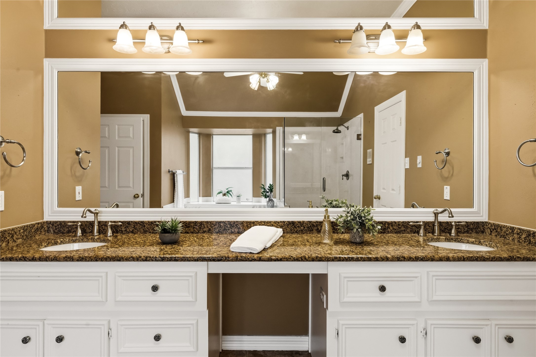 1112 Lakestream Drive Plano TX 75075
