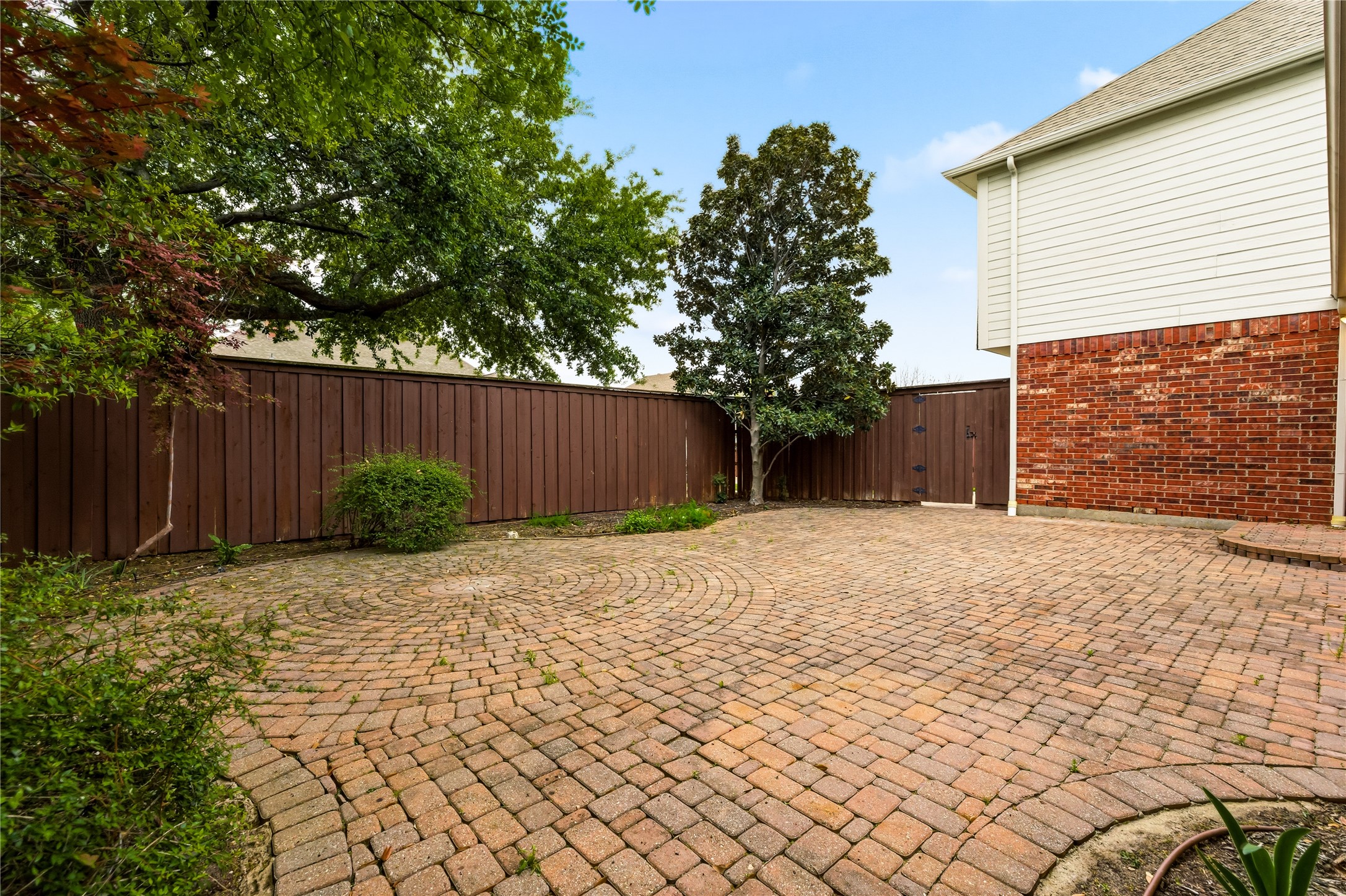 1112 Lakestream Drive Plano TX 75075