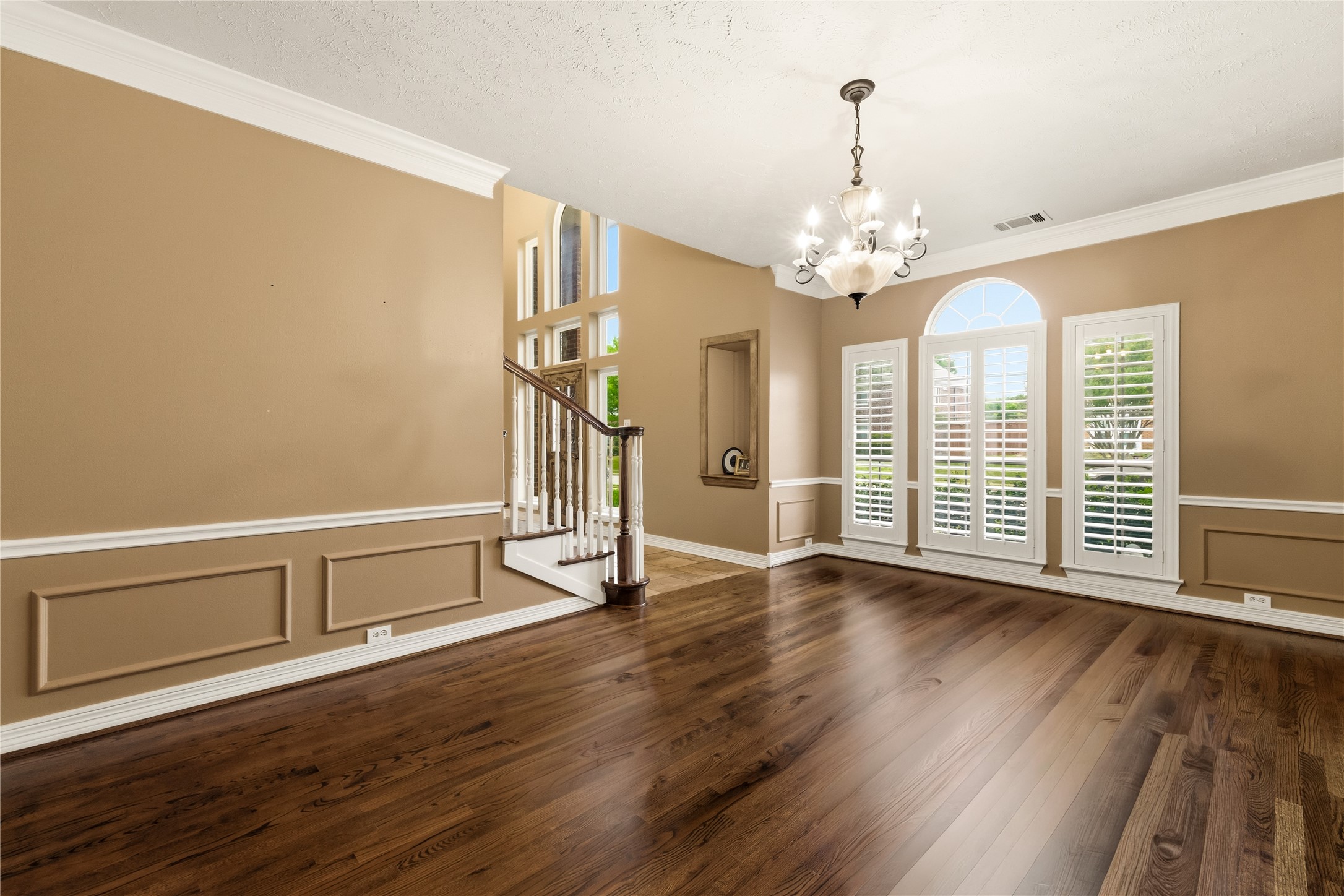 1112 Lakestream Drive Plano TX 75075