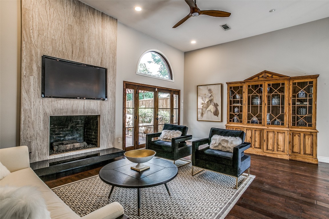 9146 Cochran Heights Drive Dallas TX 75220