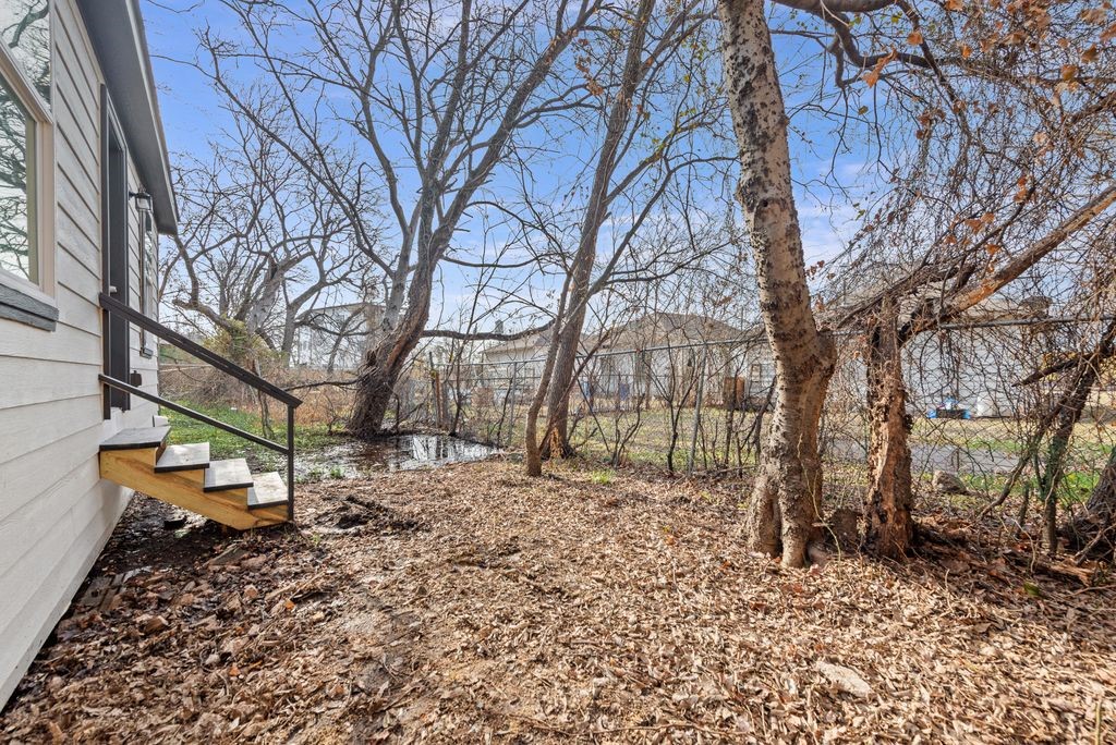 1553 Harris Court Dallas TX 75223