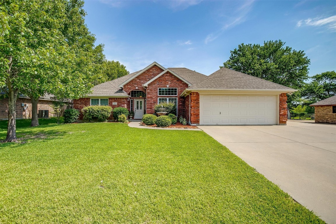 729 Bluebird Street Fort Worth TX 76140