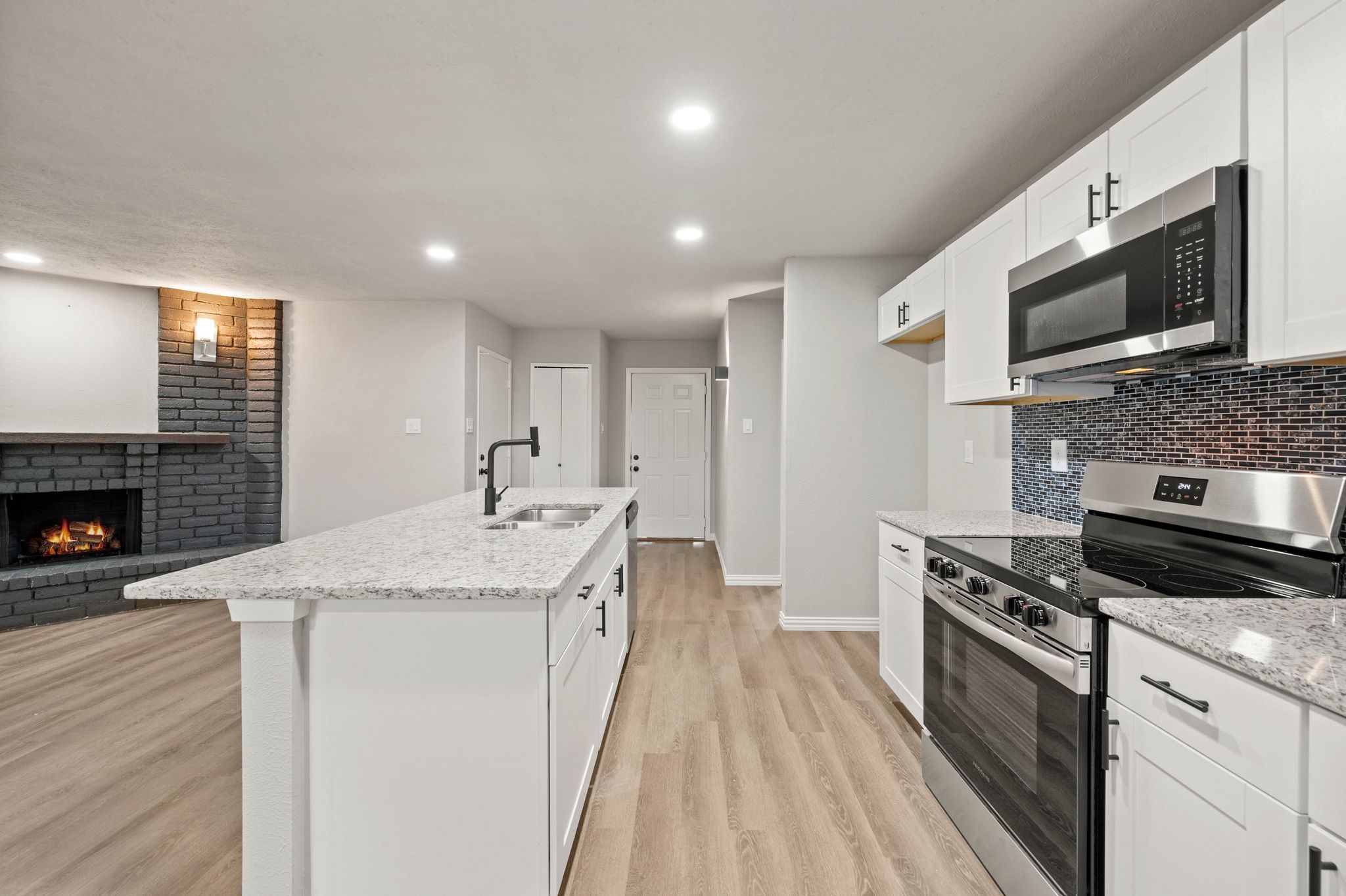 6836 Glenhurst Drive North Richland Hills TX 76182