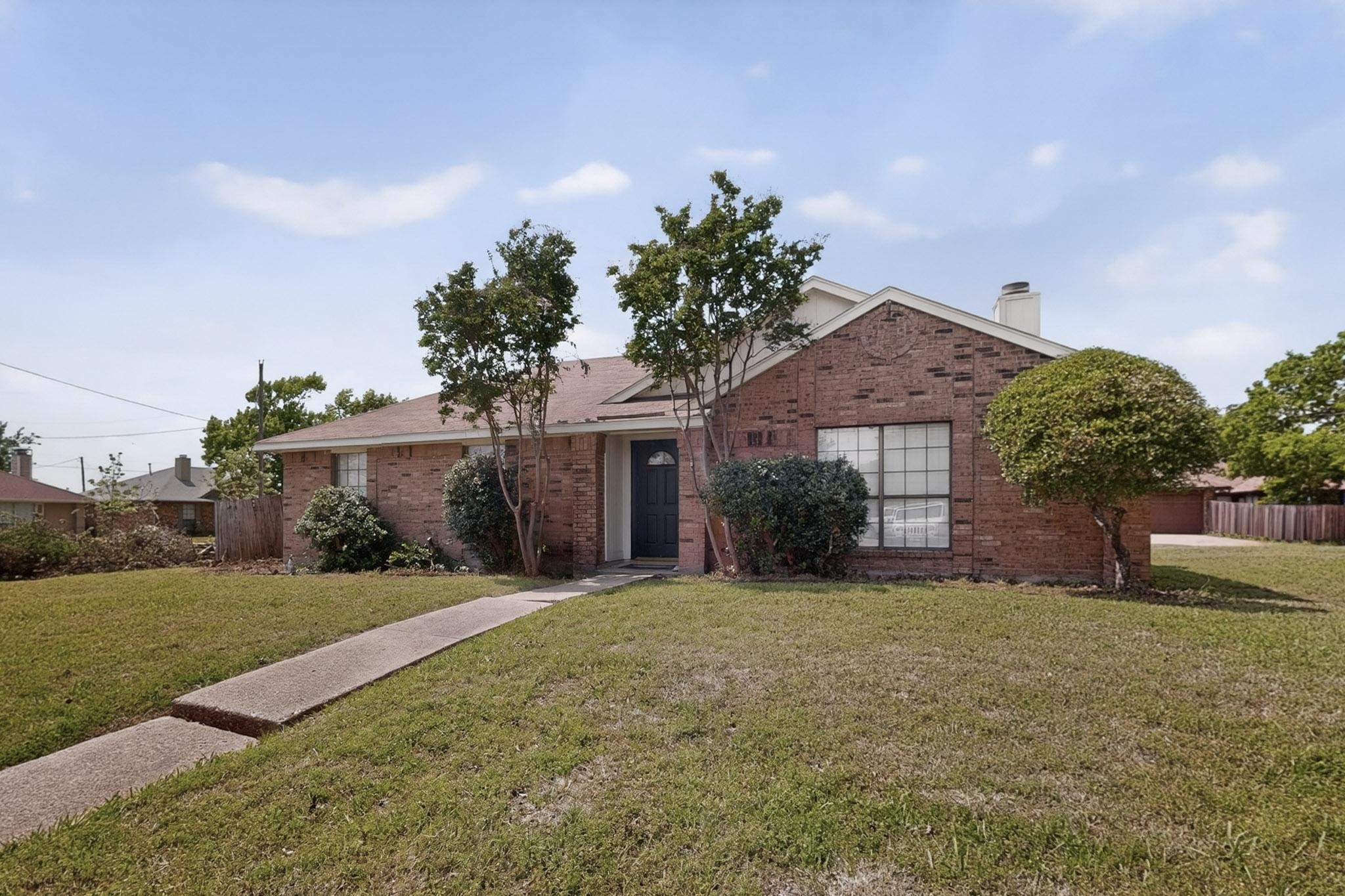 2305 Rockbluff Court Rowlett TX 75088