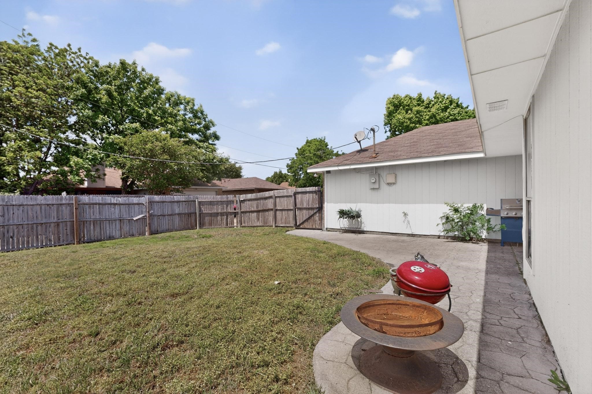 2305 Rockbluff Court Rowlett TX 75088