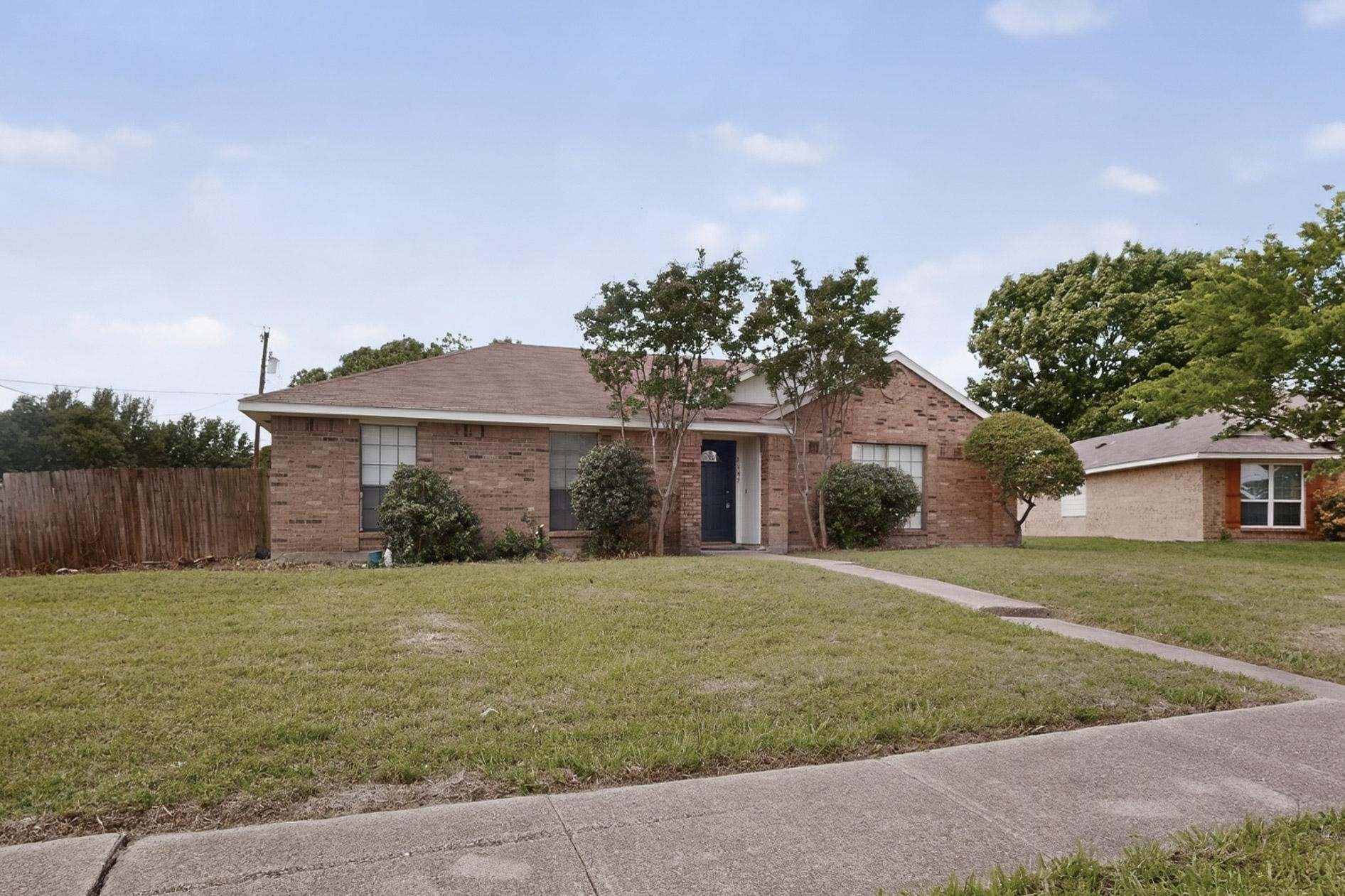 2305 Rockbluff Court Rowlett TX 75088