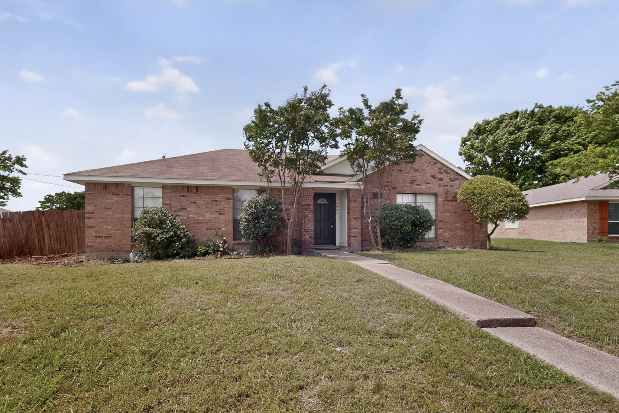 2305 Rockbluff Court Rowlett TX 75088