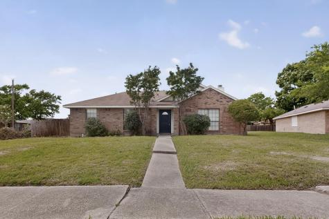 2305 Rockbluff Court Rowlett TX 75088