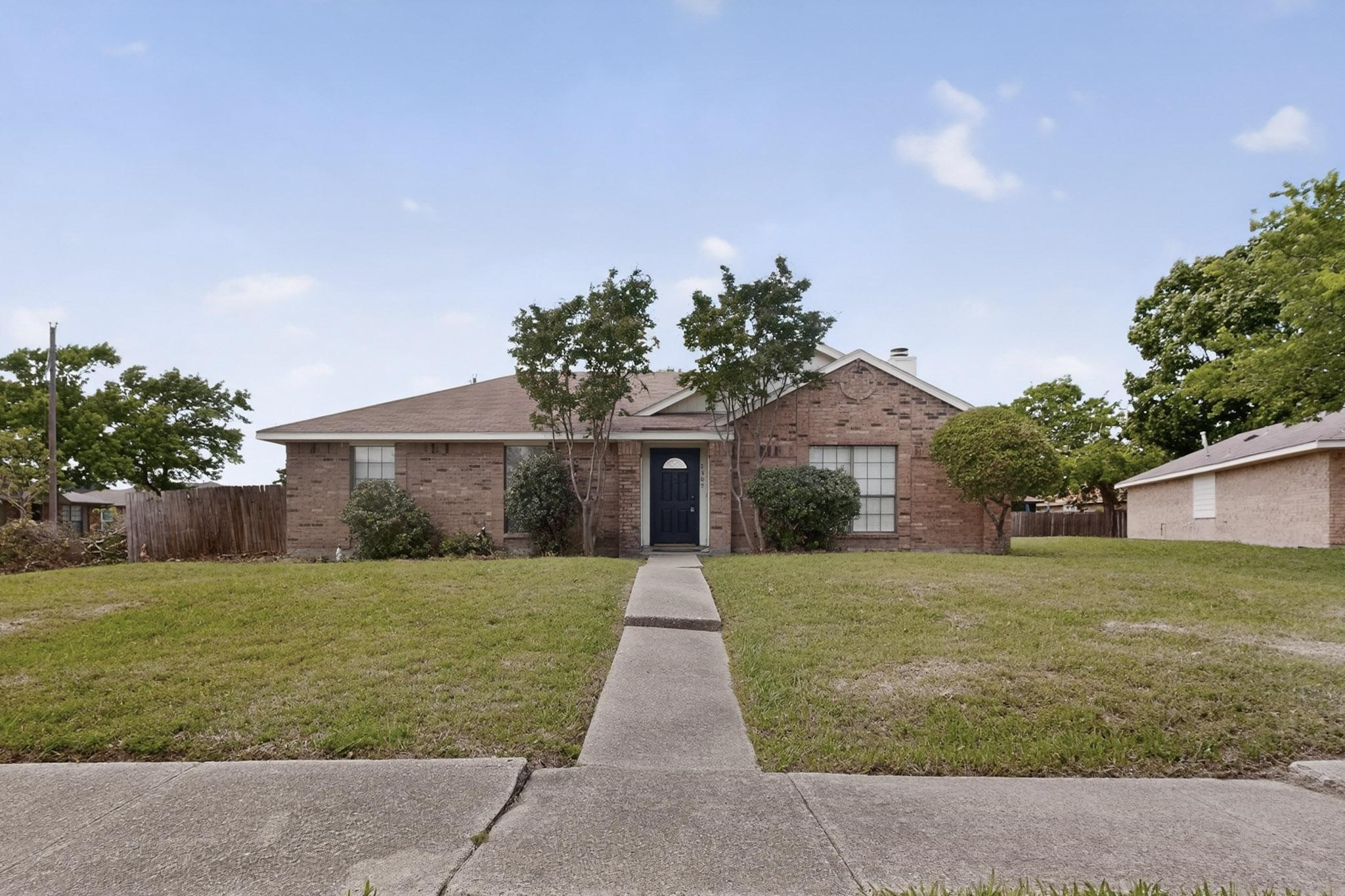 2305 Rockbluff Court Rowlett TX 75088