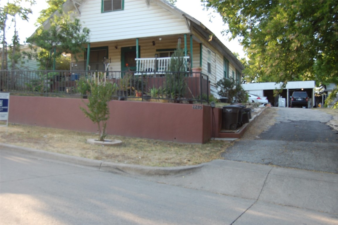 2205 Irion Avenue Fort Worth TX 76106