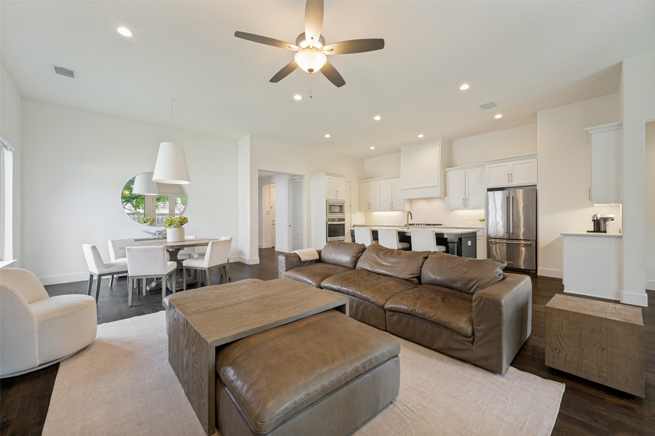 2213 Leslie Lane Mckinney TX 75072