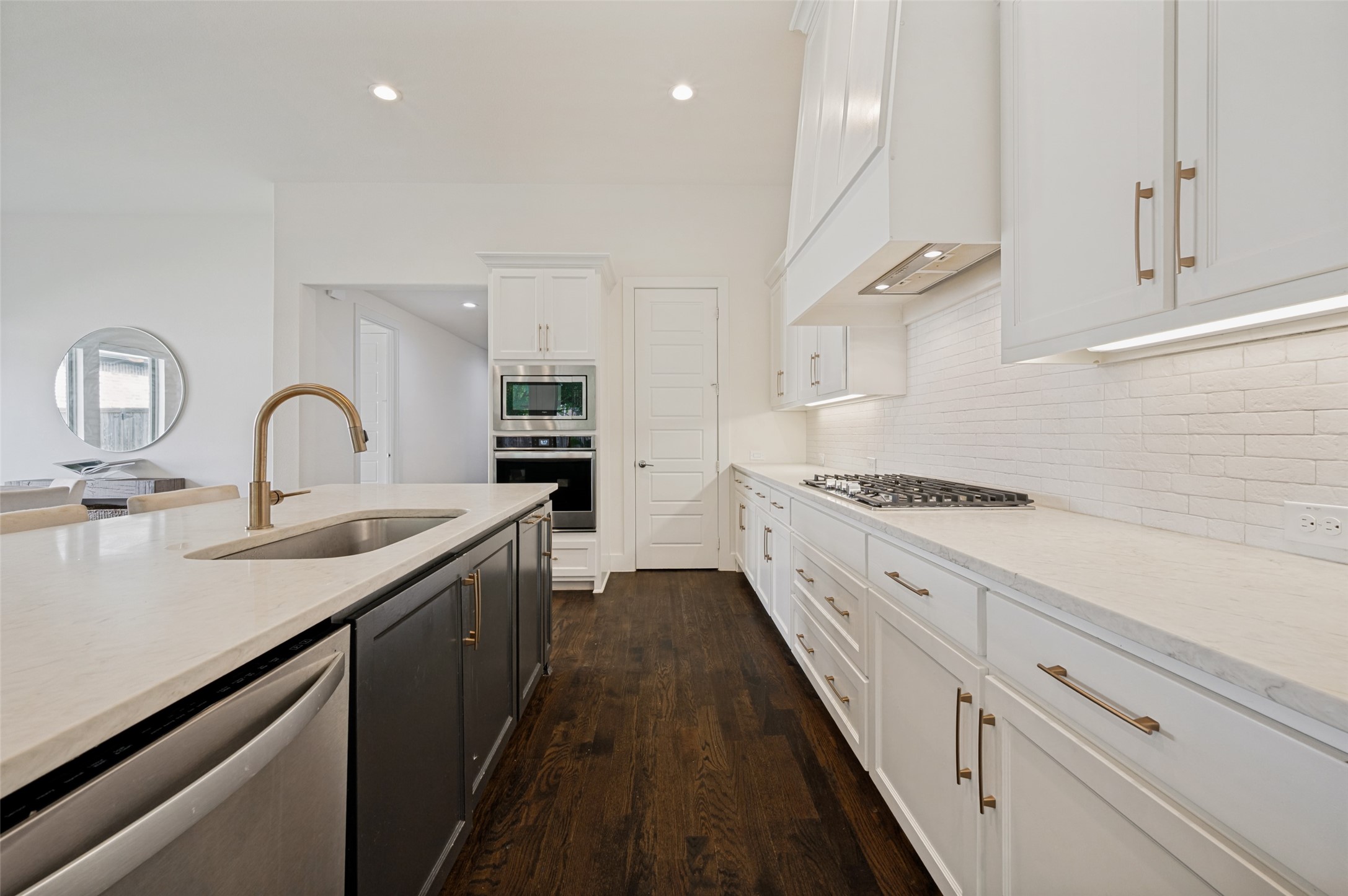 2213 Leslie Lane Mckinney TX 75072