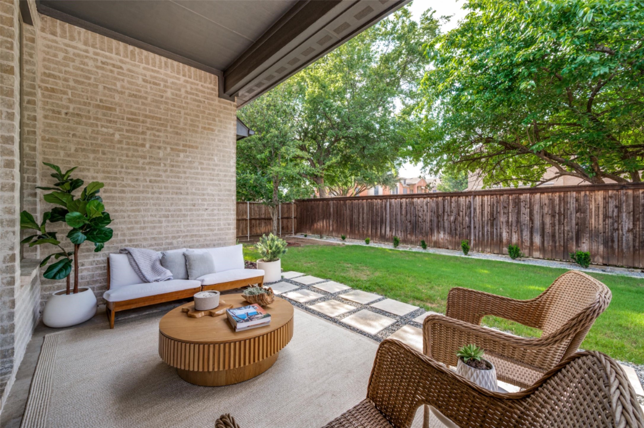 2213 Leslie Lane Mckinney TX 75072
