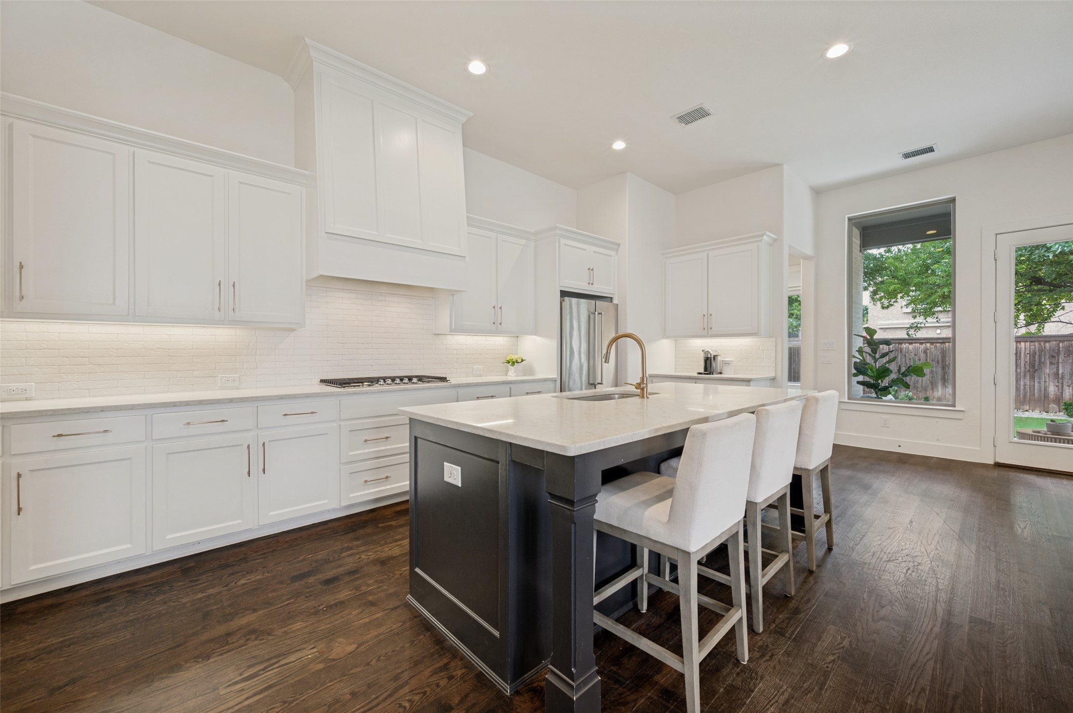 2213 Leslie Lane Mckinney TX 75072