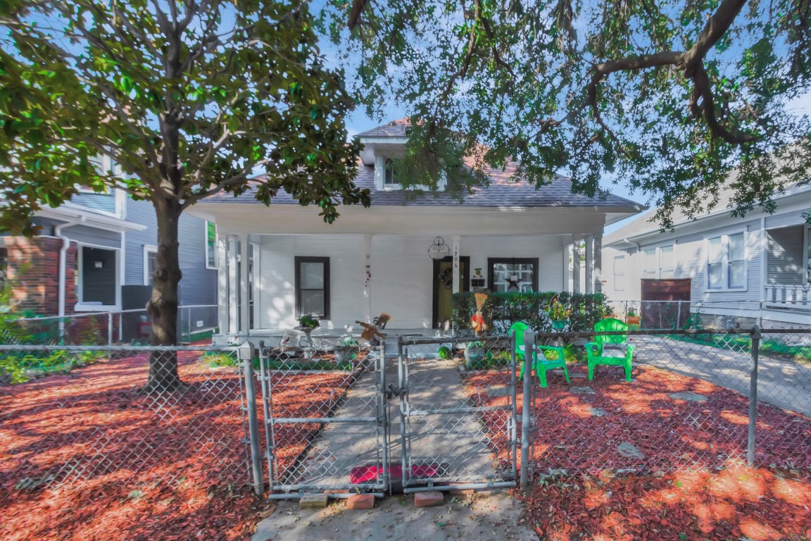 1906 Alston Avenue Fort Worth TX 76110