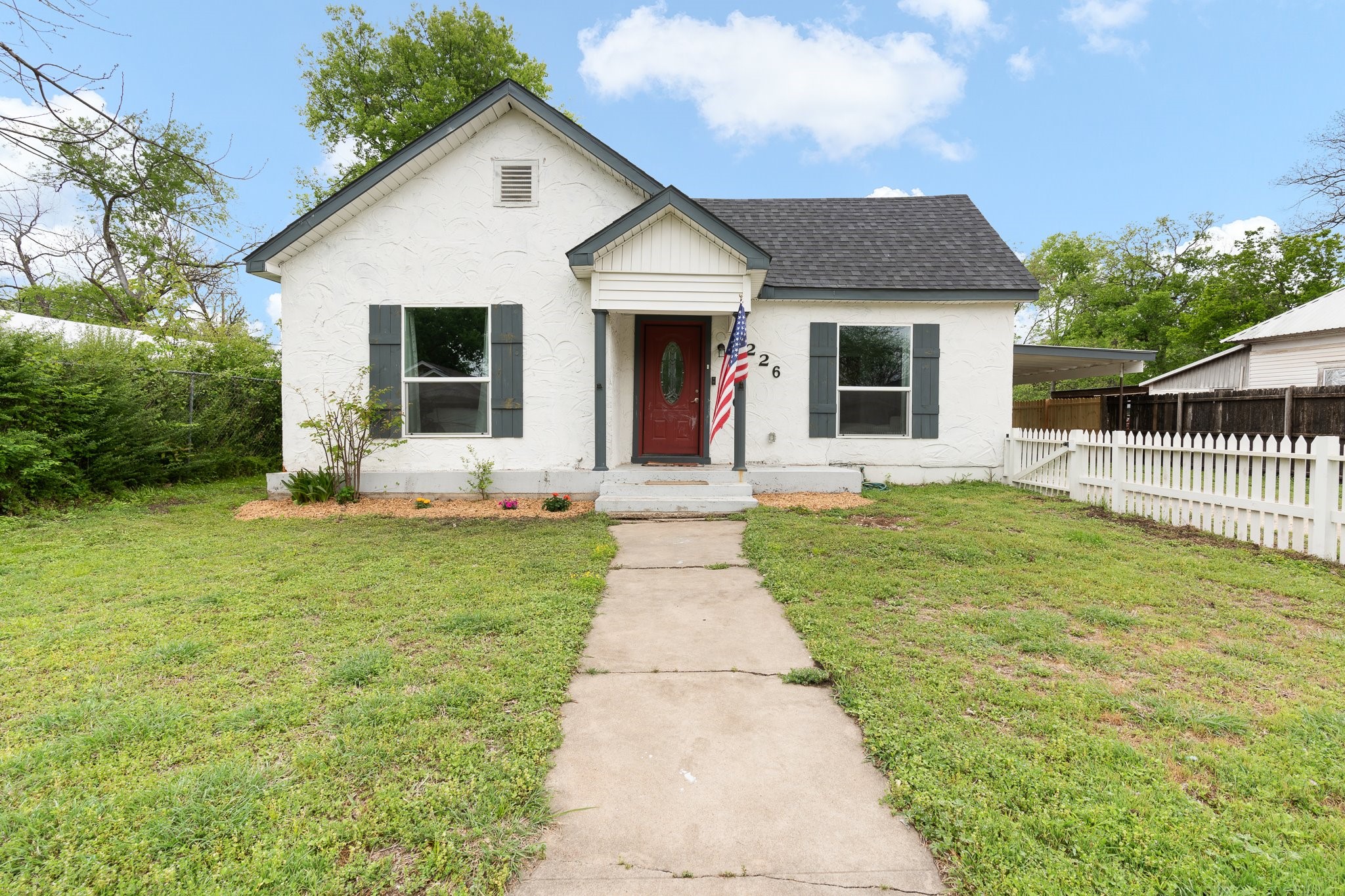 226 W Willingham Street Cleburne TX 76033