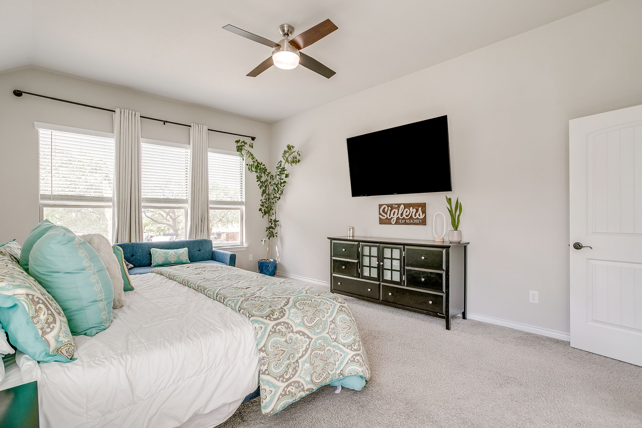 1616 Glade Meadows Drive Burleson TX 76058