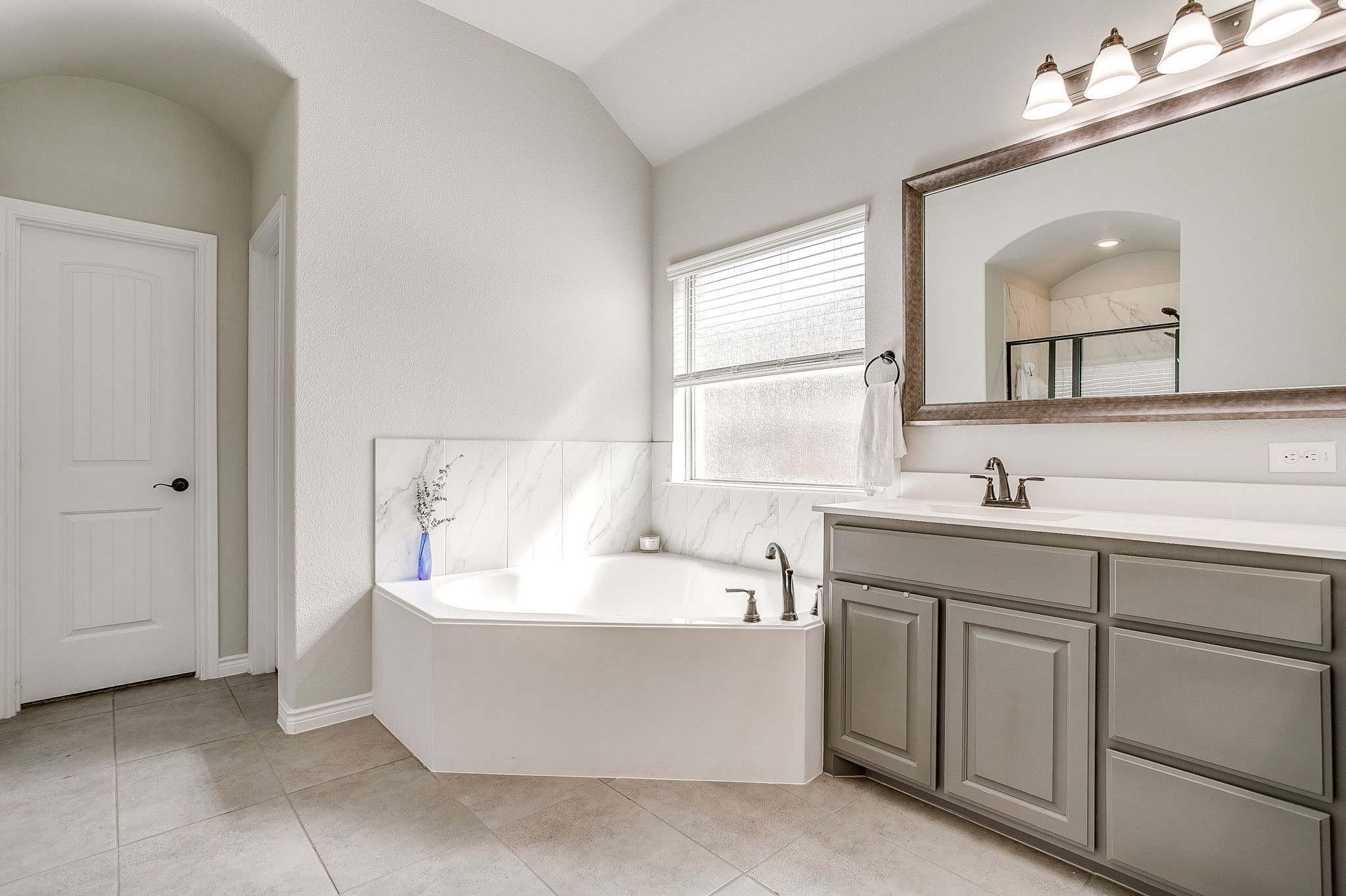 1616 Glade Meadows Drive Burleson TX 76058