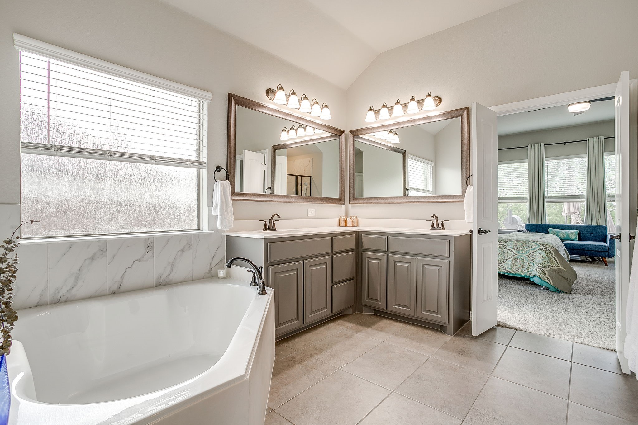 1616 Glade Meadows Drive Burleson TX 76058
