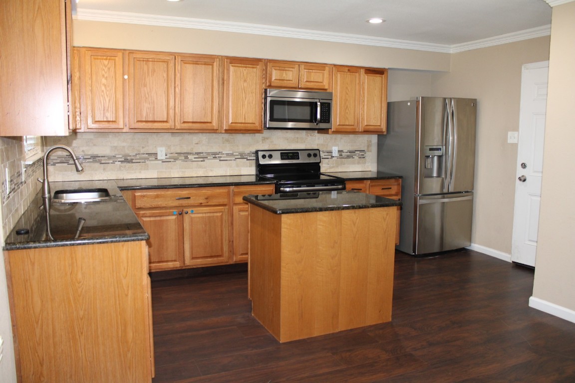817 Tamerisk Drive Lancaster TX 75134
