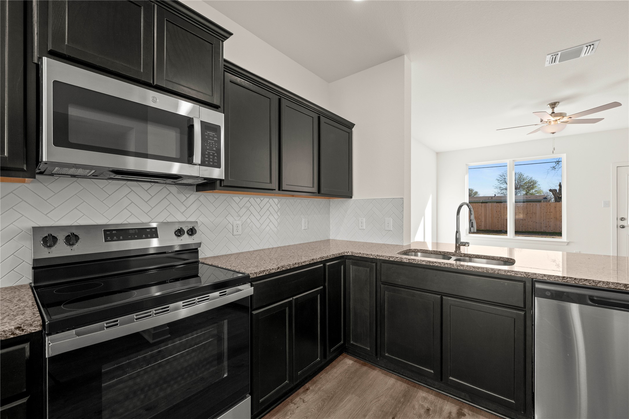 117 Adaline Bend Mcgregor TX 76657