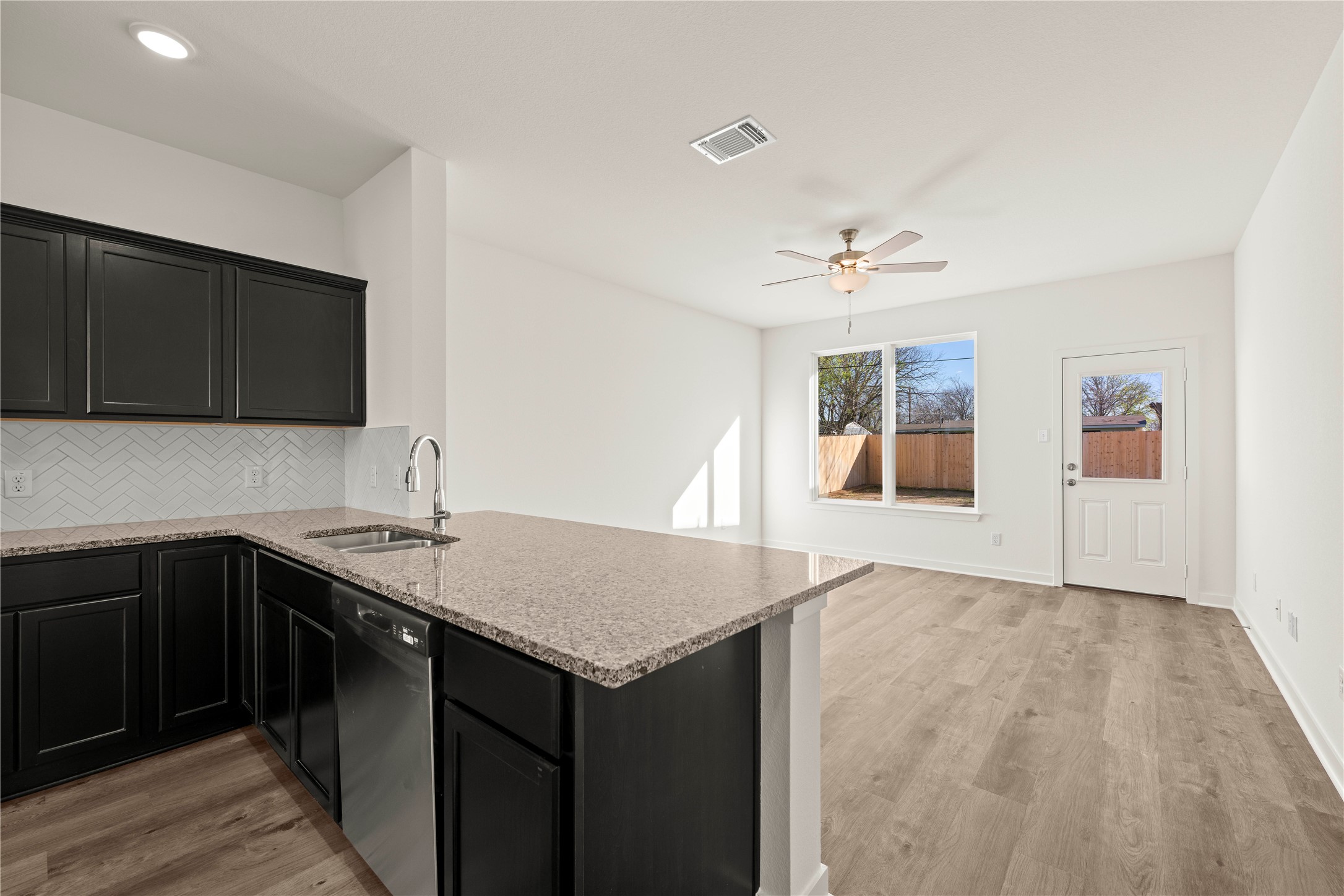 117 Adaline Bend Mcgregor TX 76657