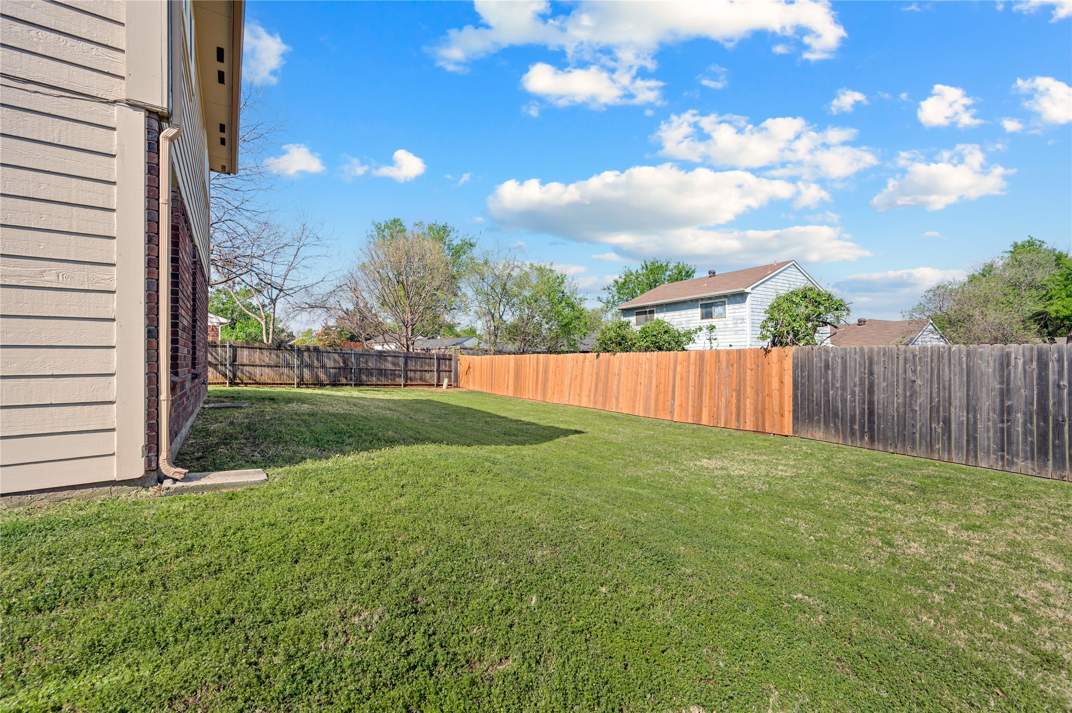 2621 Bayberry Lane Euless TX 76039