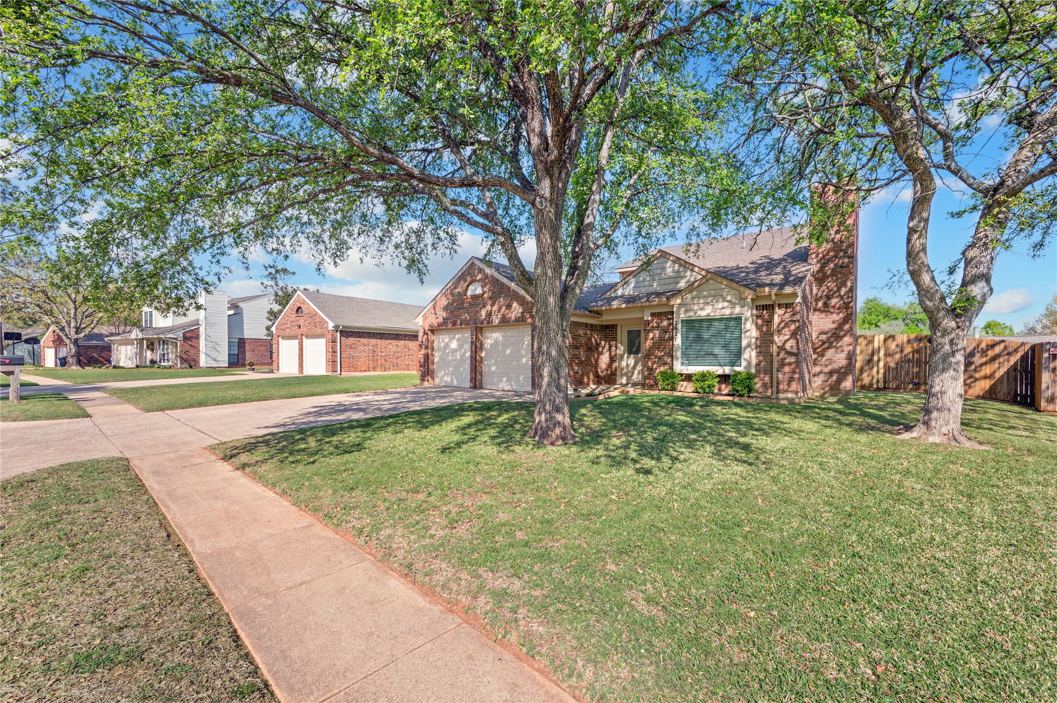 2621 Bayberry Lane Euless TX 76039