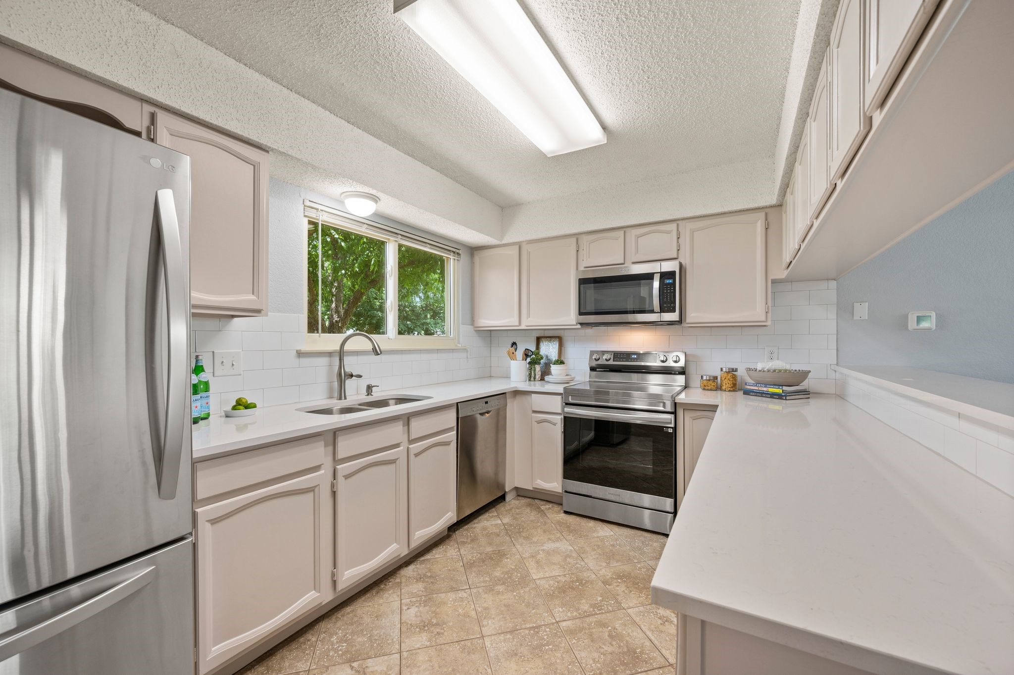 2621 Bayberry Lane Euless TX 76039