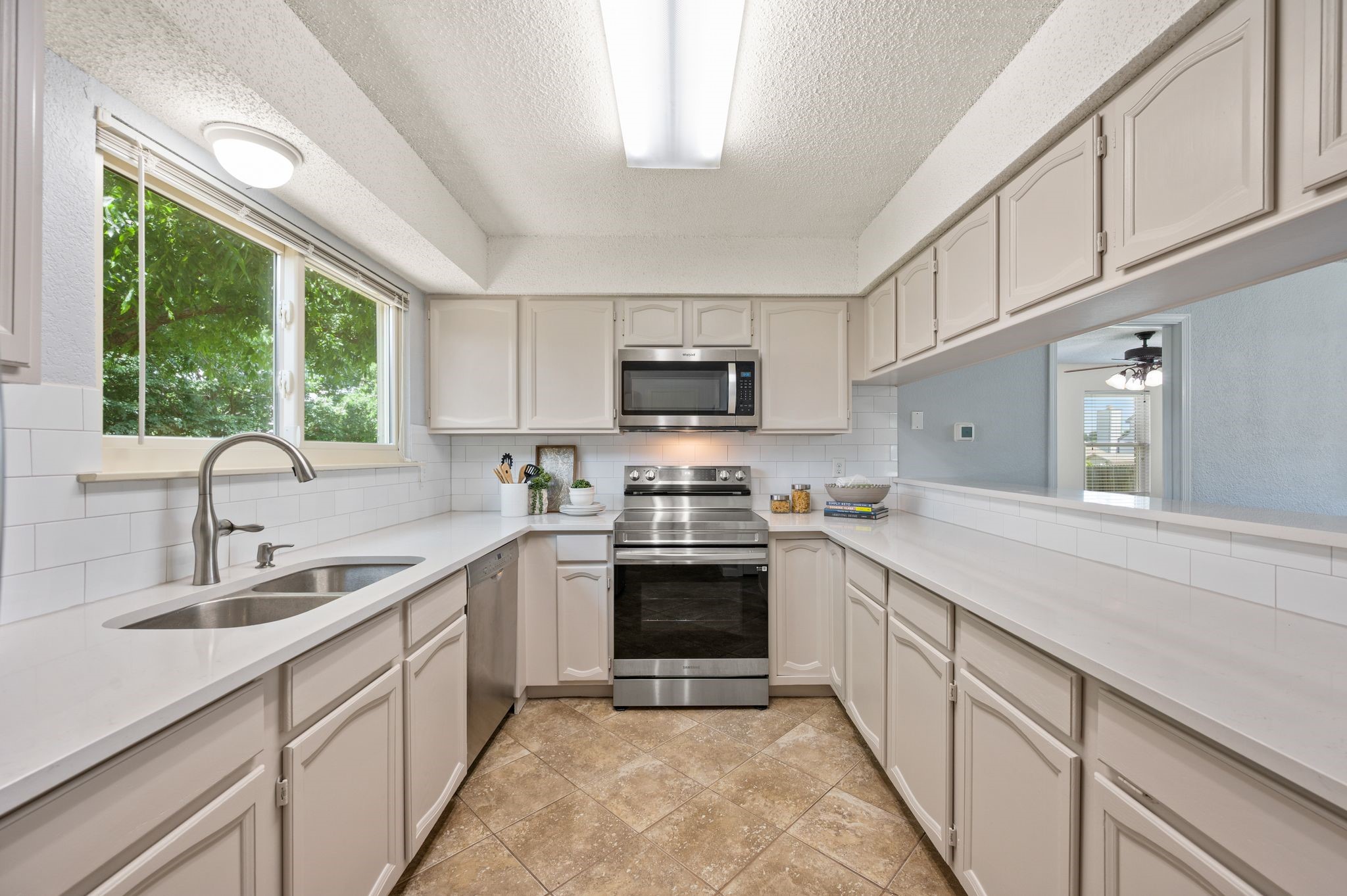 2621 Bayberry Lane Euless TX 76039