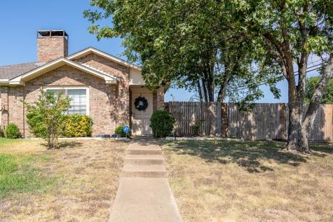 1503 Crescent Lane Duncanville TX 75137