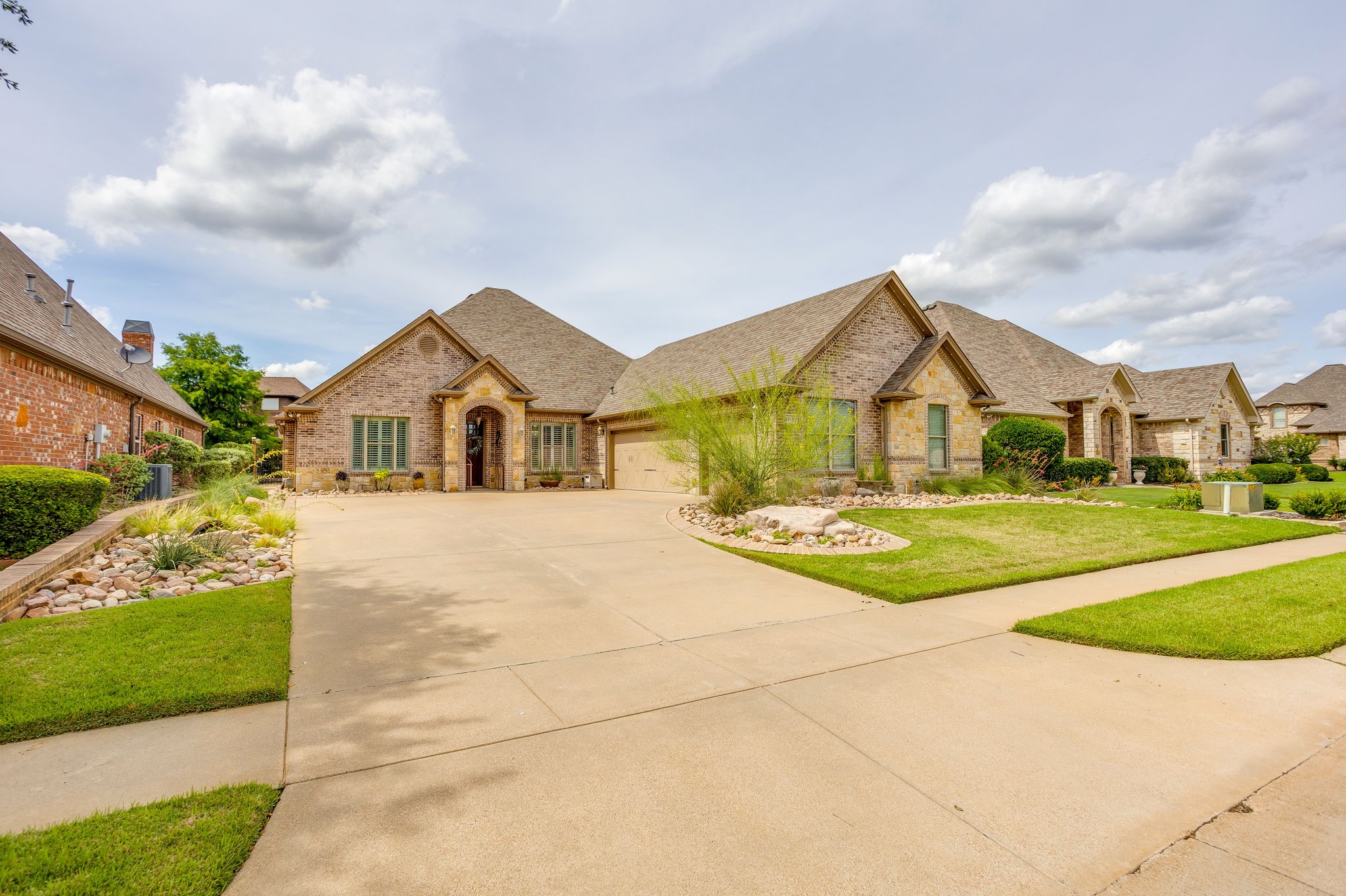 2318 Vienna Drive Granbury TX 76048
