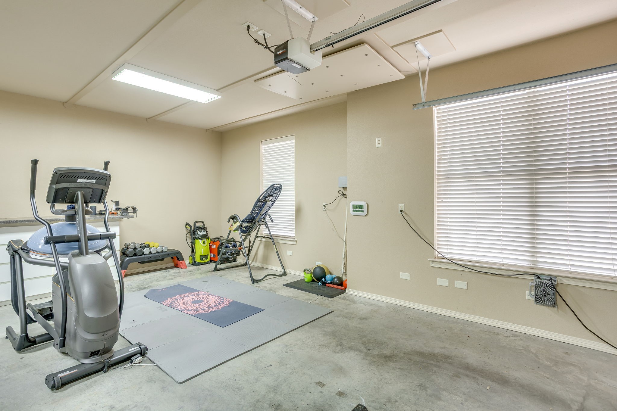 2318 Vienna Drive Granbury TX 76048