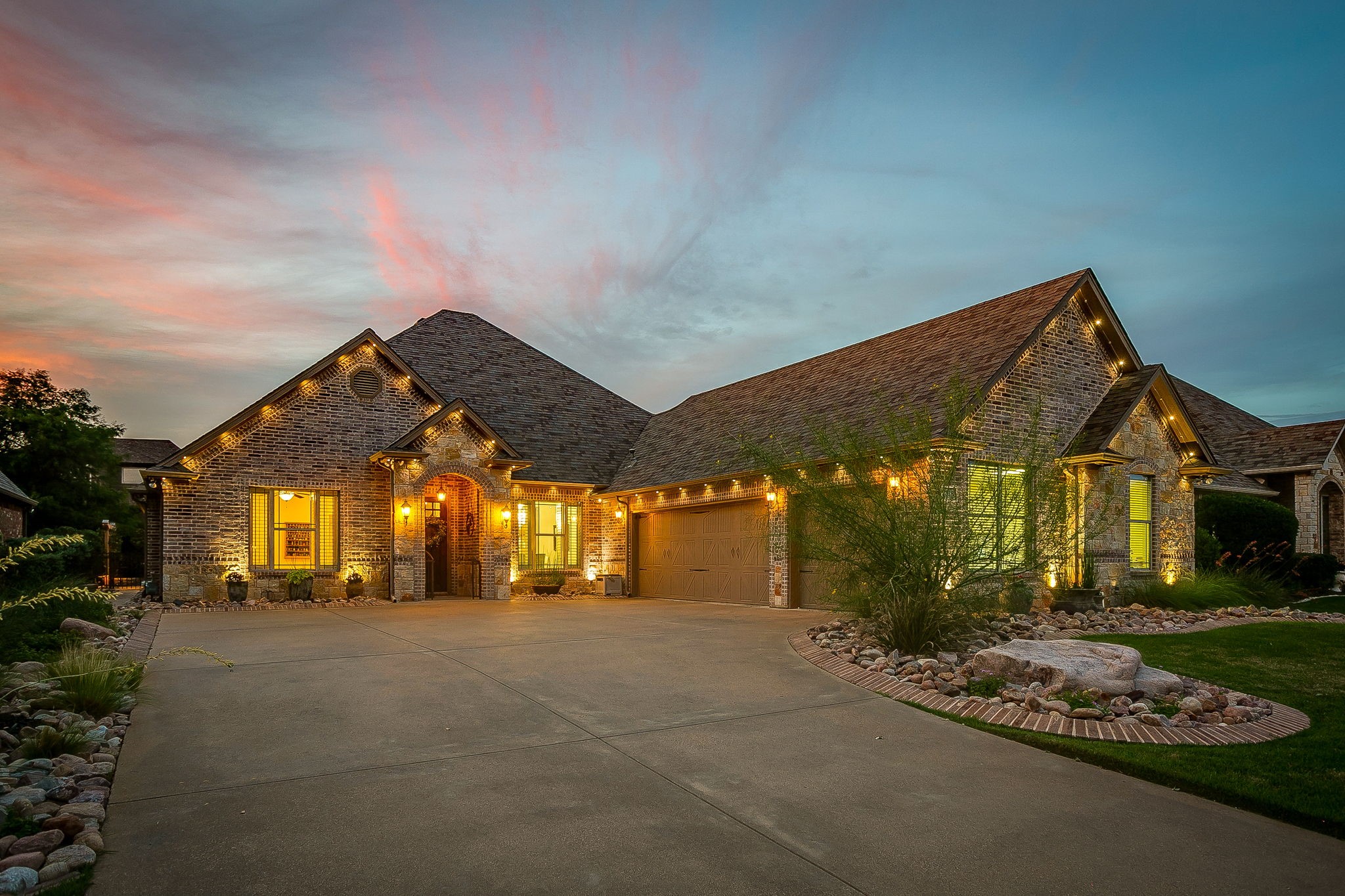 2318 Vienna Drive Granbury TX 76048