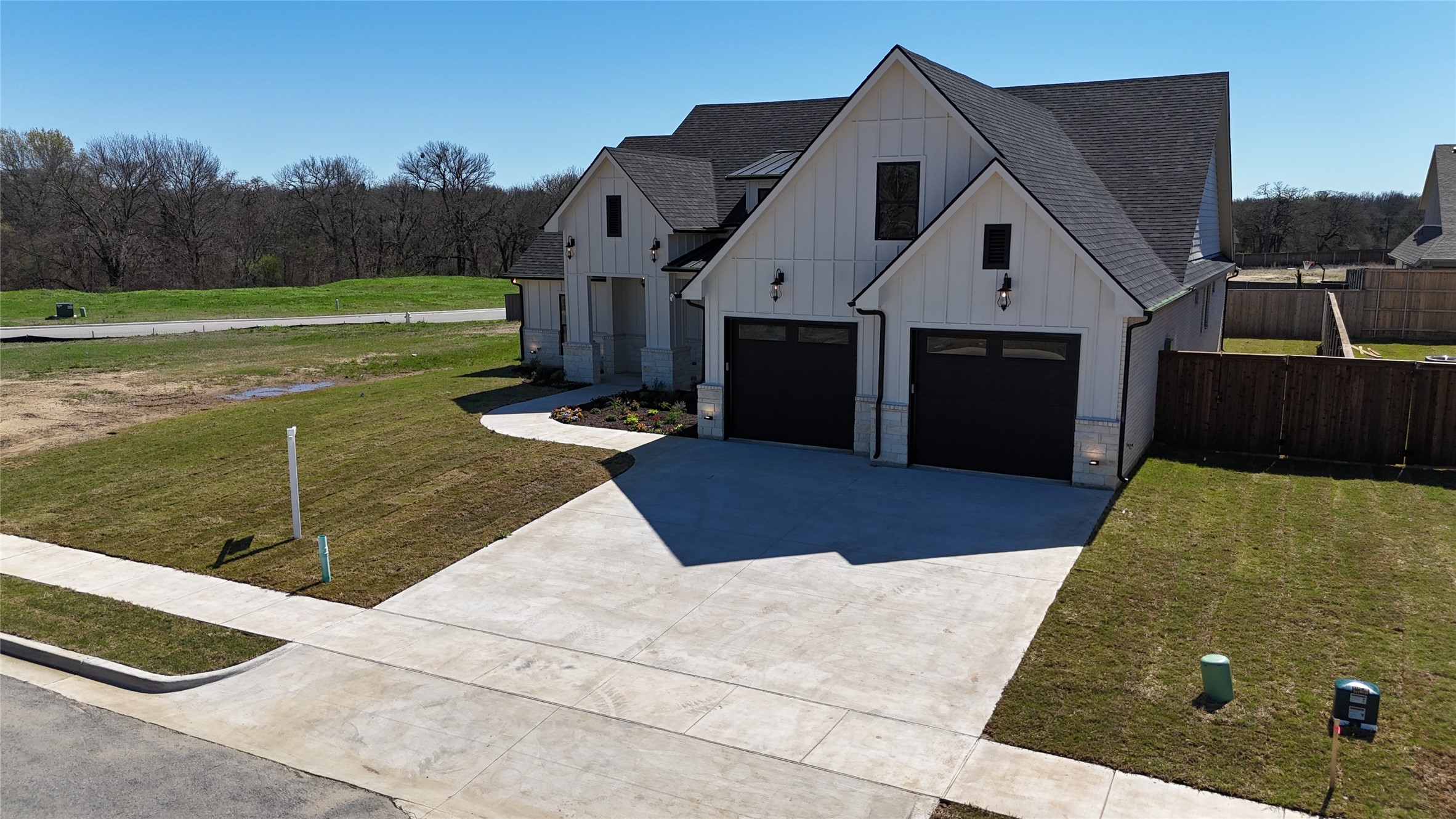 2033 Nichole Boulevard Pottsboro TX 75076