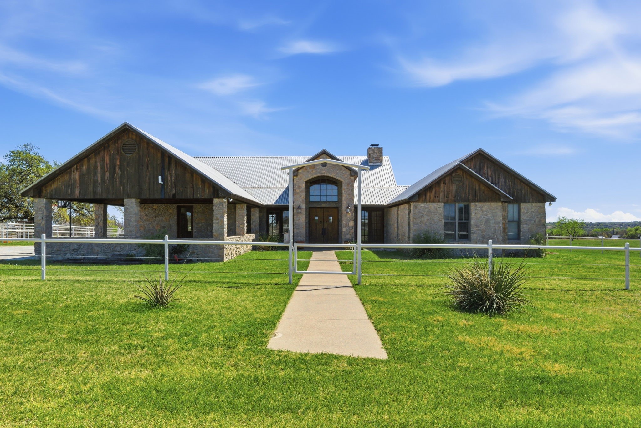 404 Private Road 1562 Stephenville TX 76401