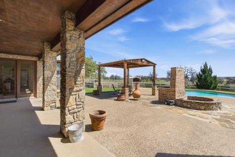 404 Private Road 1562 Stephenville TX 76401