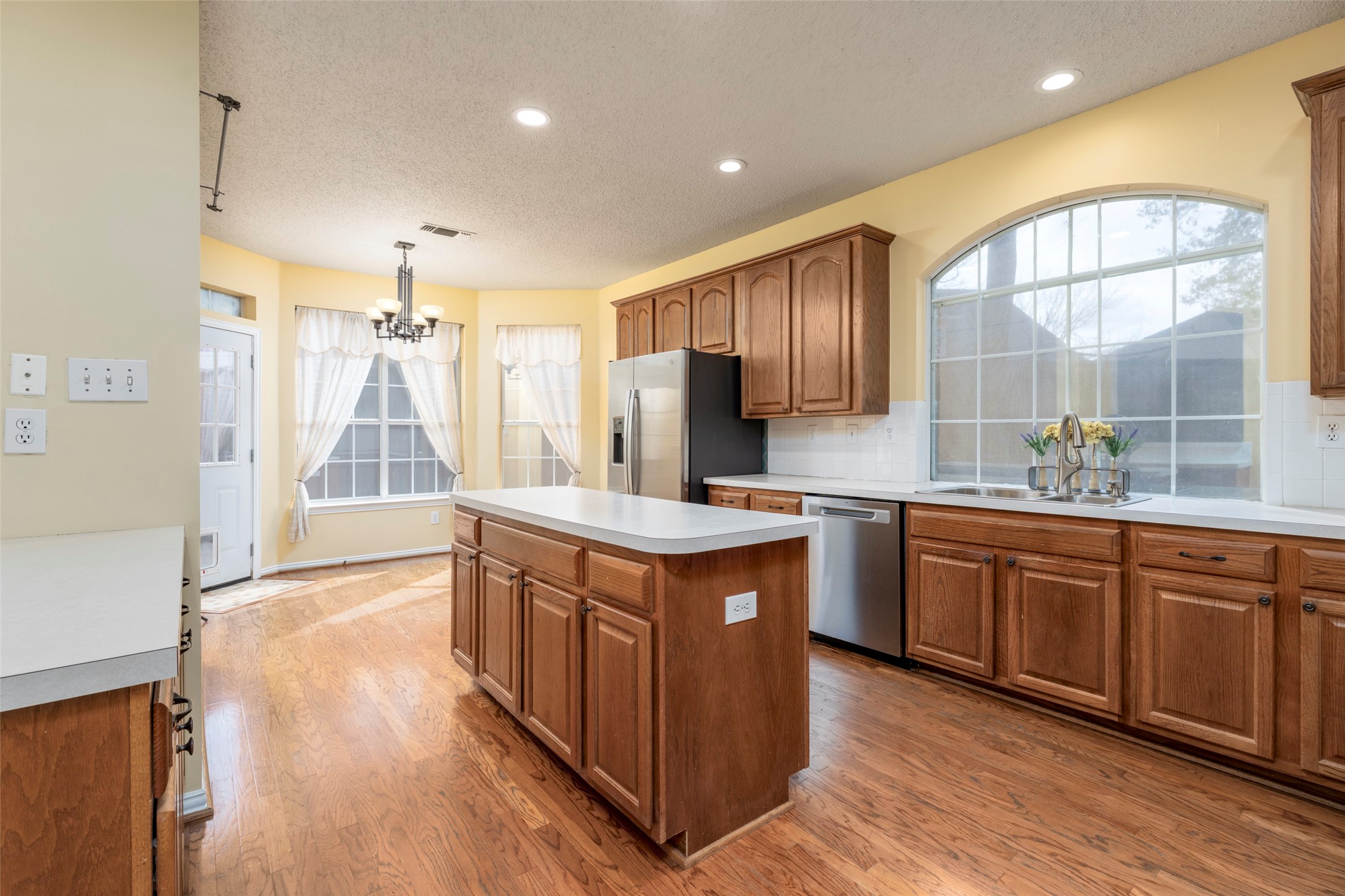 5704 Champion Court Arlington TX 76017