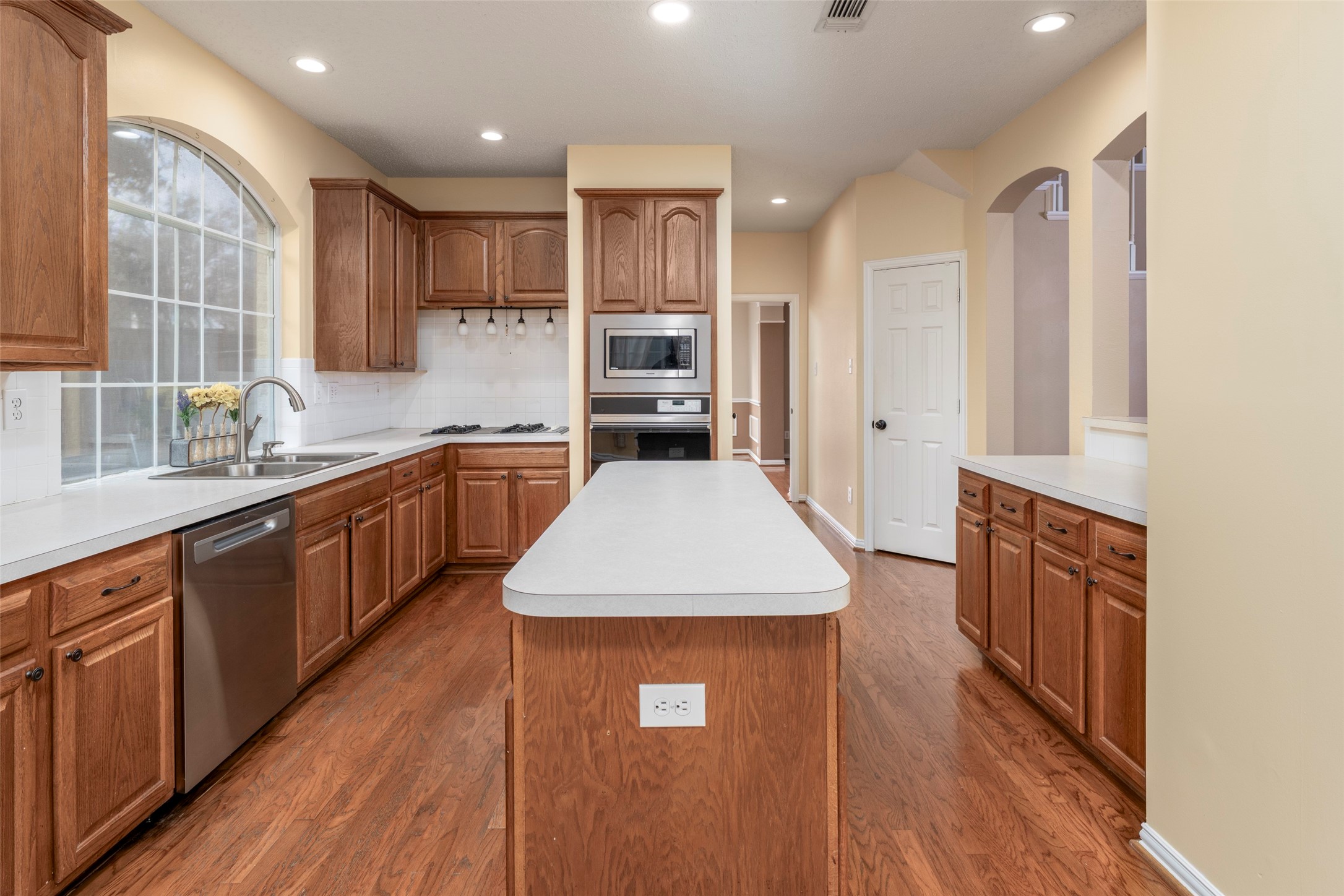 5704 Champion Court Arlington TX 76017