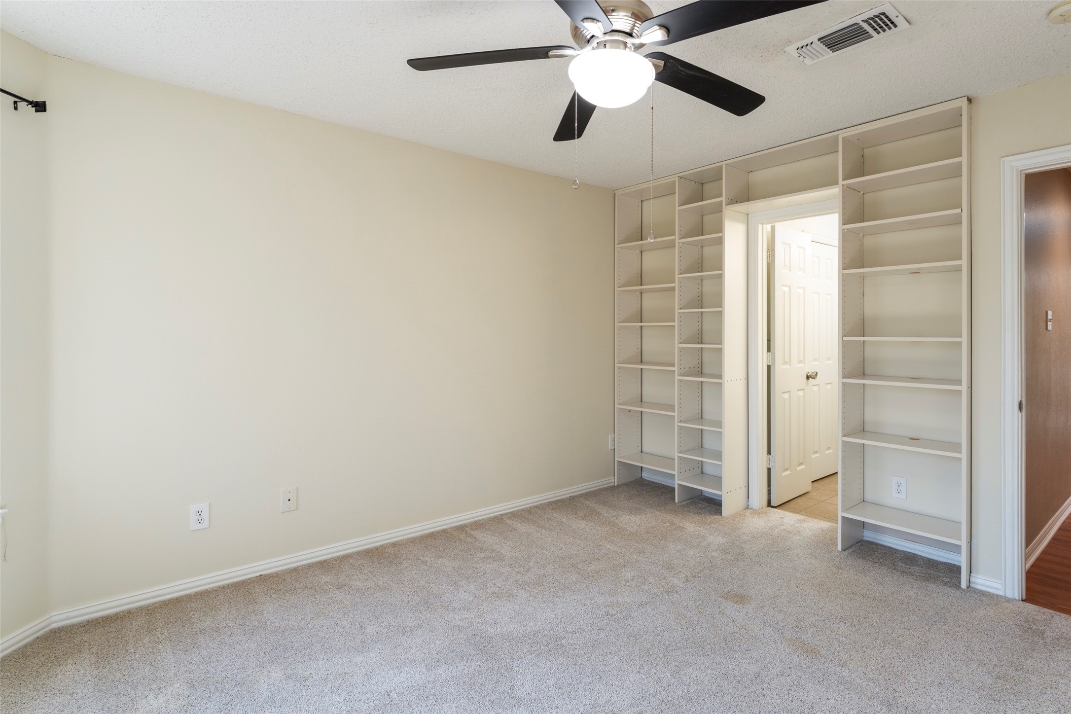 5704 Champion Court Arlington TX 76017