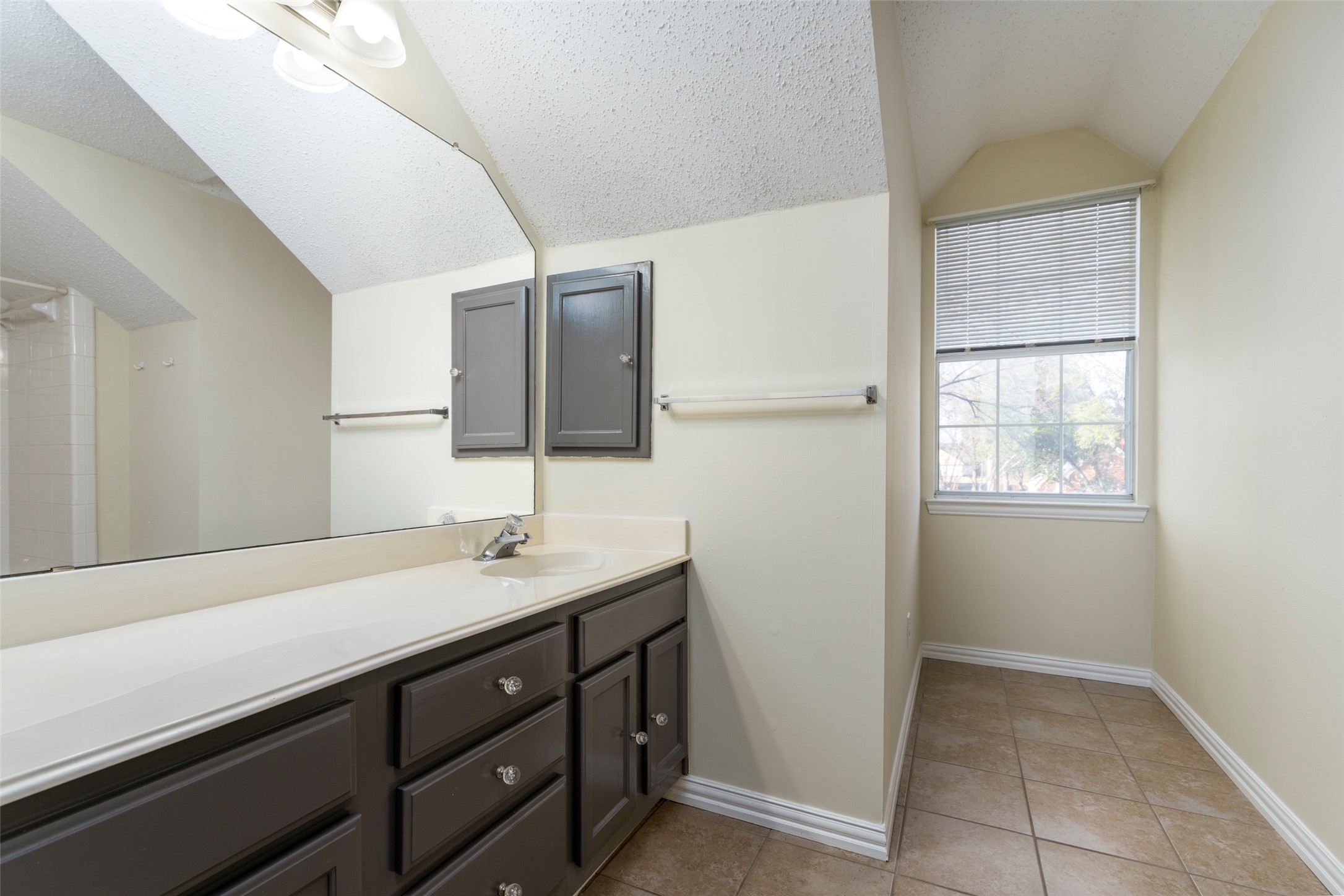 5704 Champion Court Arlington TX 76017