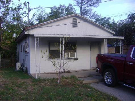 2202 Harris Lane Haltom City TX 76117