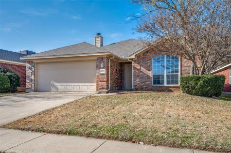 1924 Kingsbrook Trail Fort Worth TX 76120