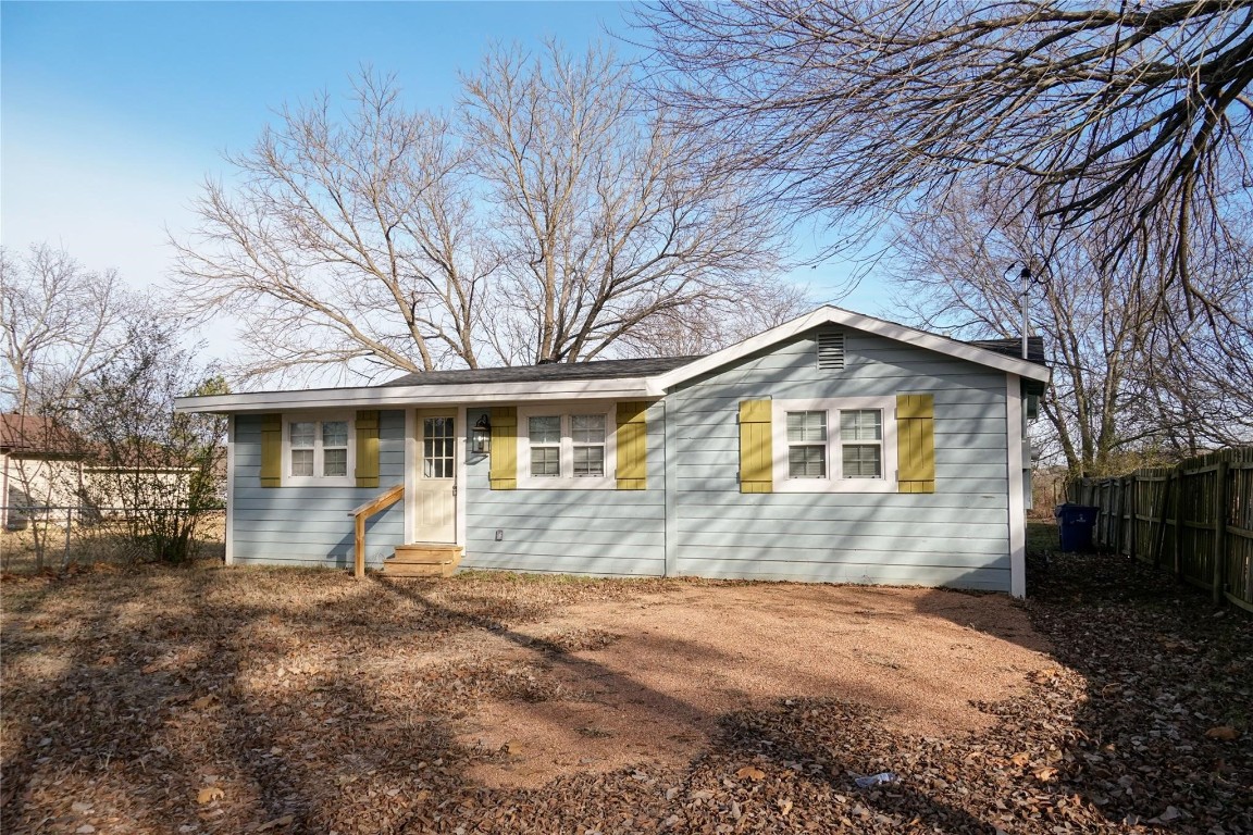 103 S Jernigan Street Bells TX 75414