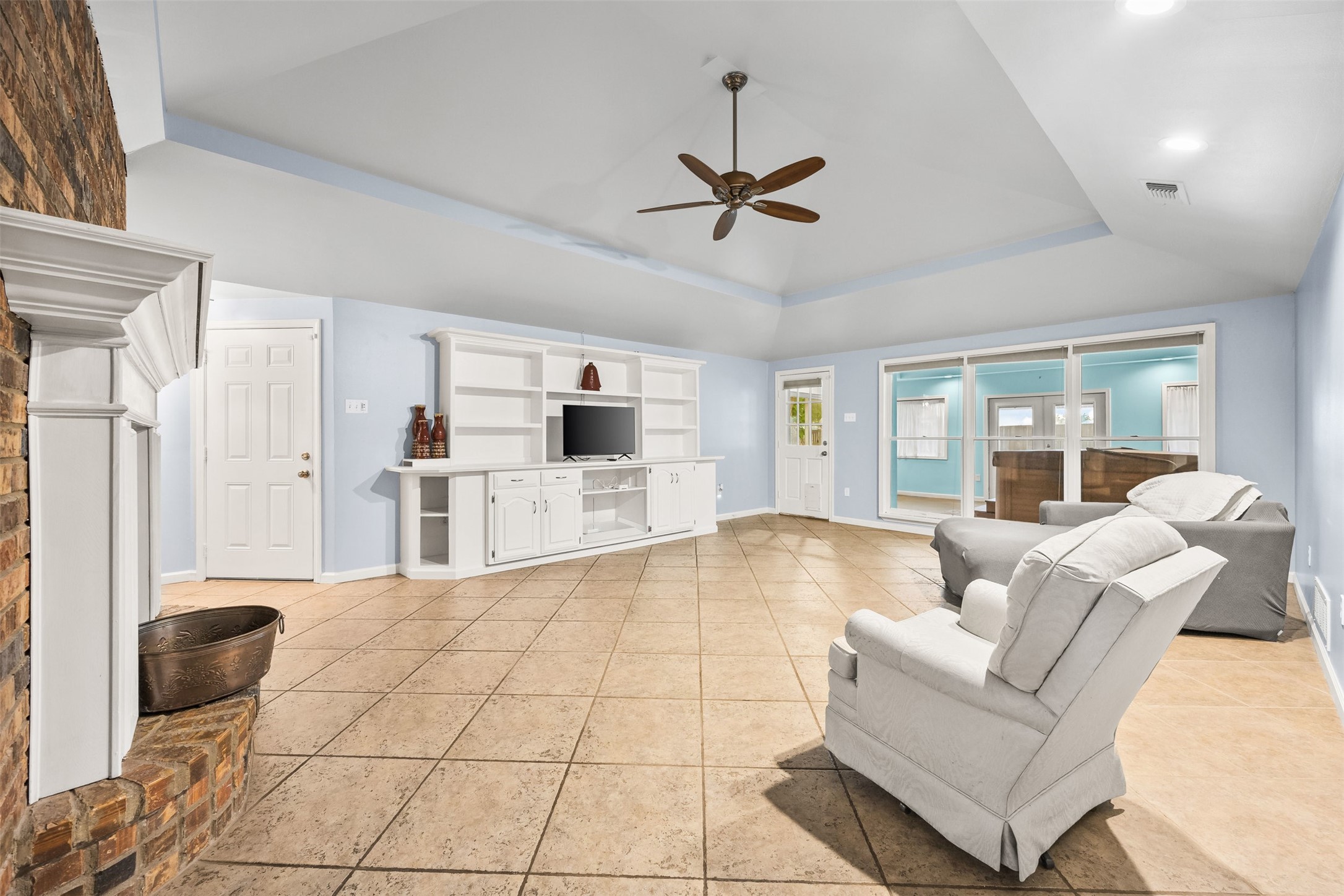 909 Valley View Avenue Red Oak TX 75154